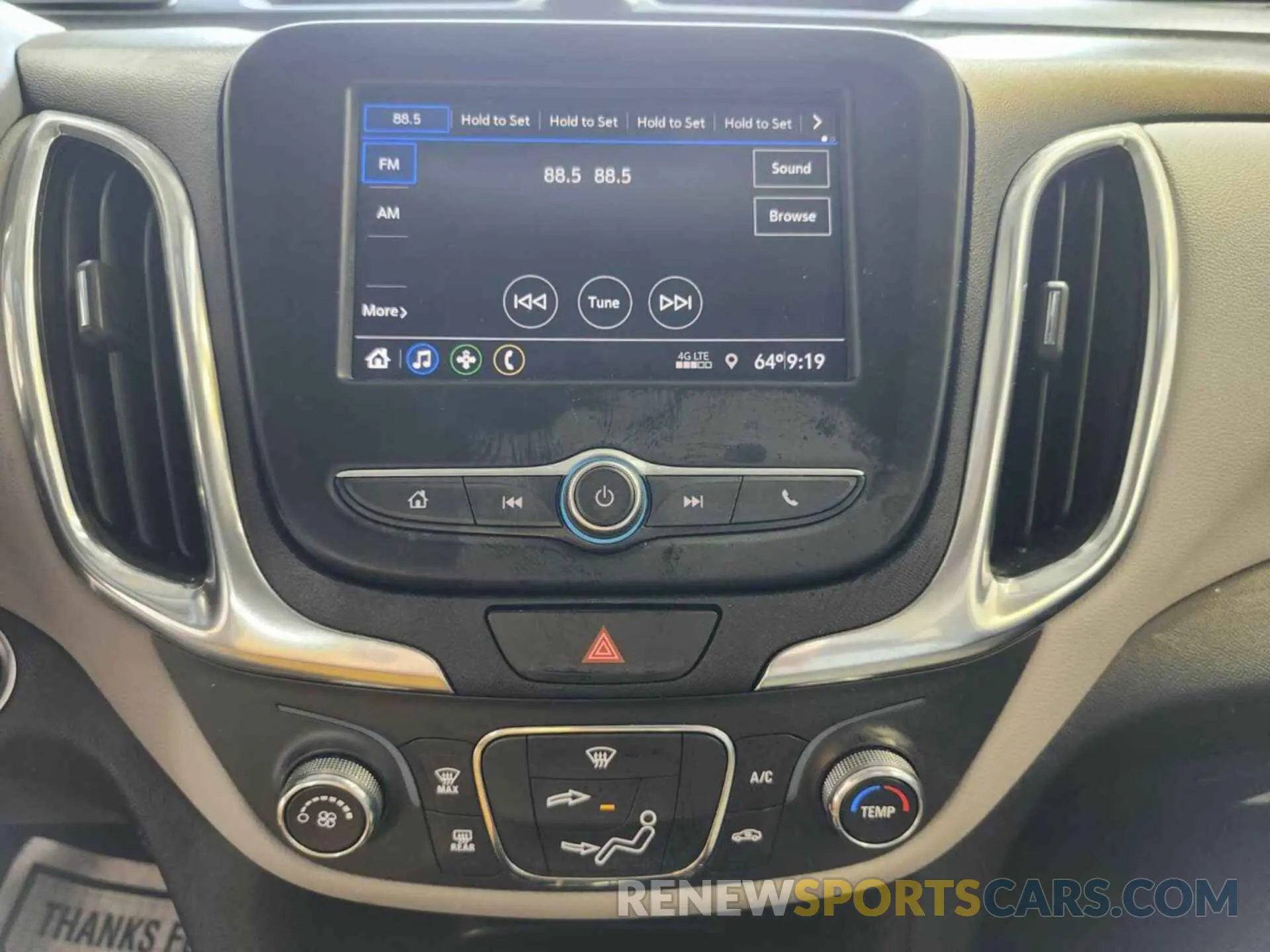 6 Photograph of a damaged car 2GNAXFEV5M6142923 CHEVROLET EQUINOX 2021