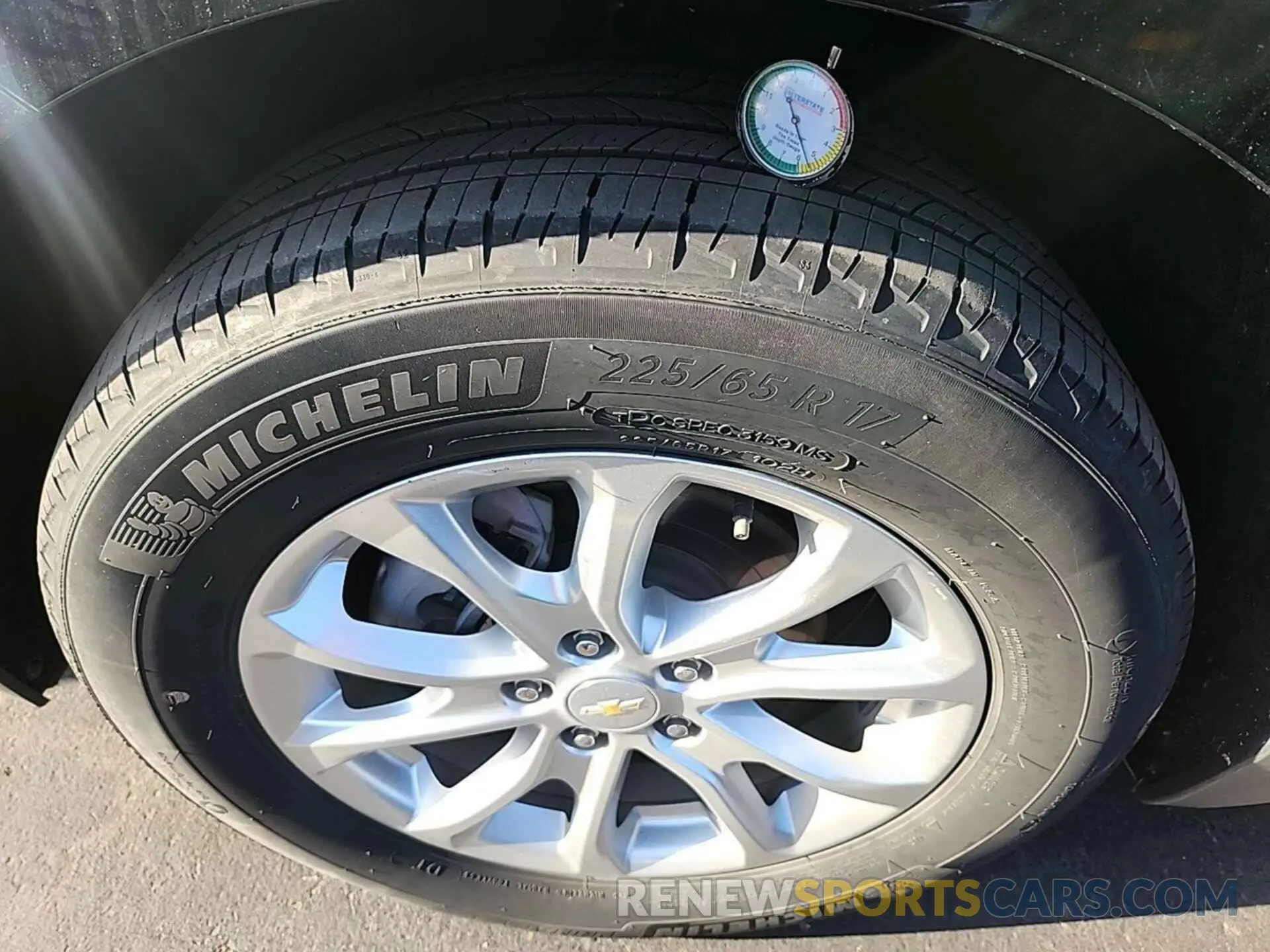 8 Photograph of a damaged car 2GNAXFEV5M6142923 CHEVROLET EQUINOX 2021