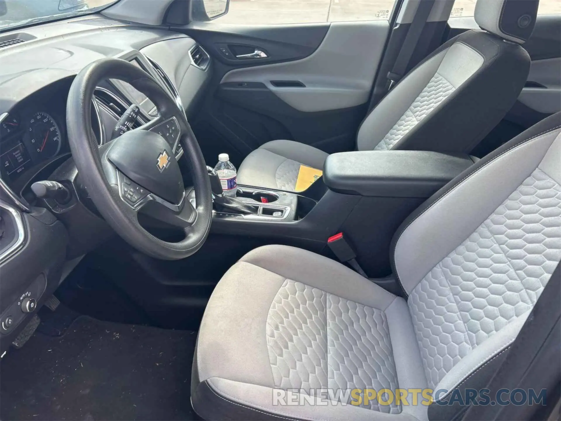 2 Photograph of a damaged car 2GNAXFEV8M6145413 CHEVROLET EQUINOX 2021
