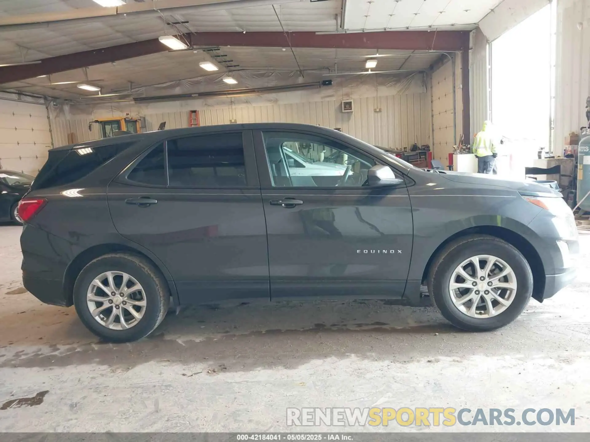 14 Photograph of a damaged car 2GNAXHEV0M6110957 CHEVROLET EQUINOX 2021