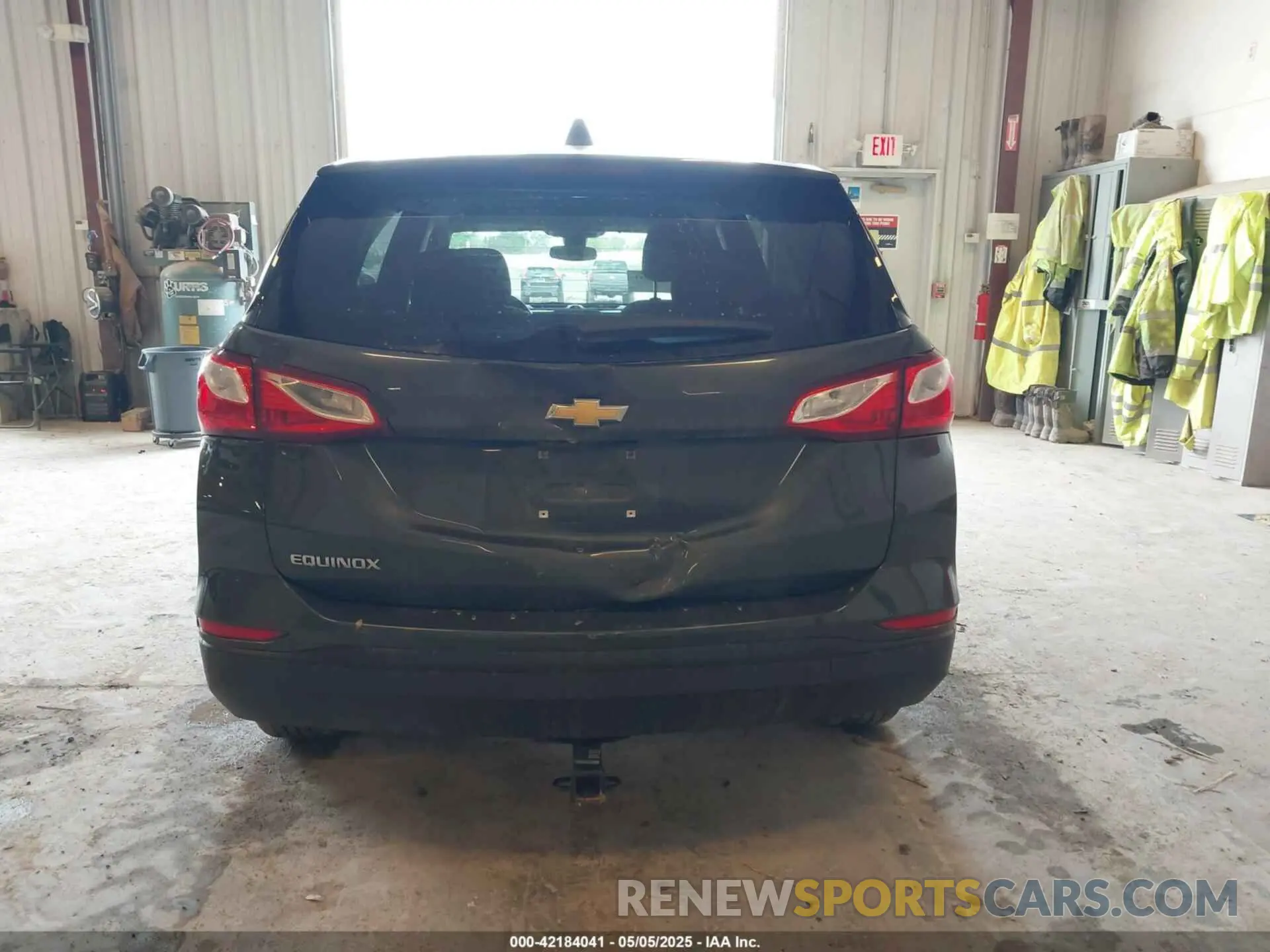 17 Photograph of a damaged car 2GNAXHEV0M6110957 CHEVROLET EQUINOX 2021