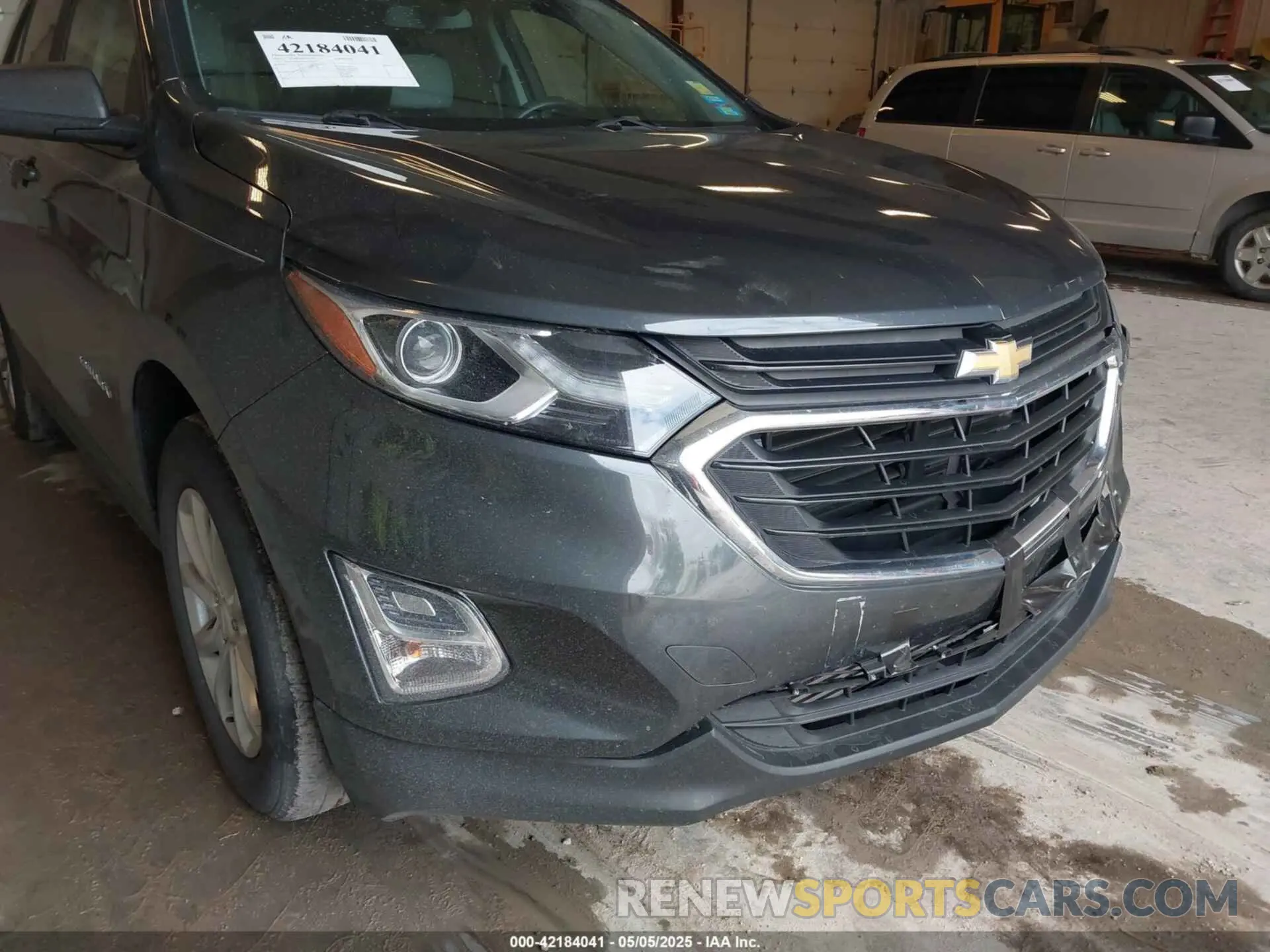 18 Photograph of a damaged car 2GNAXHEV0M6110957 CHEVROLET EQUINOX 2021