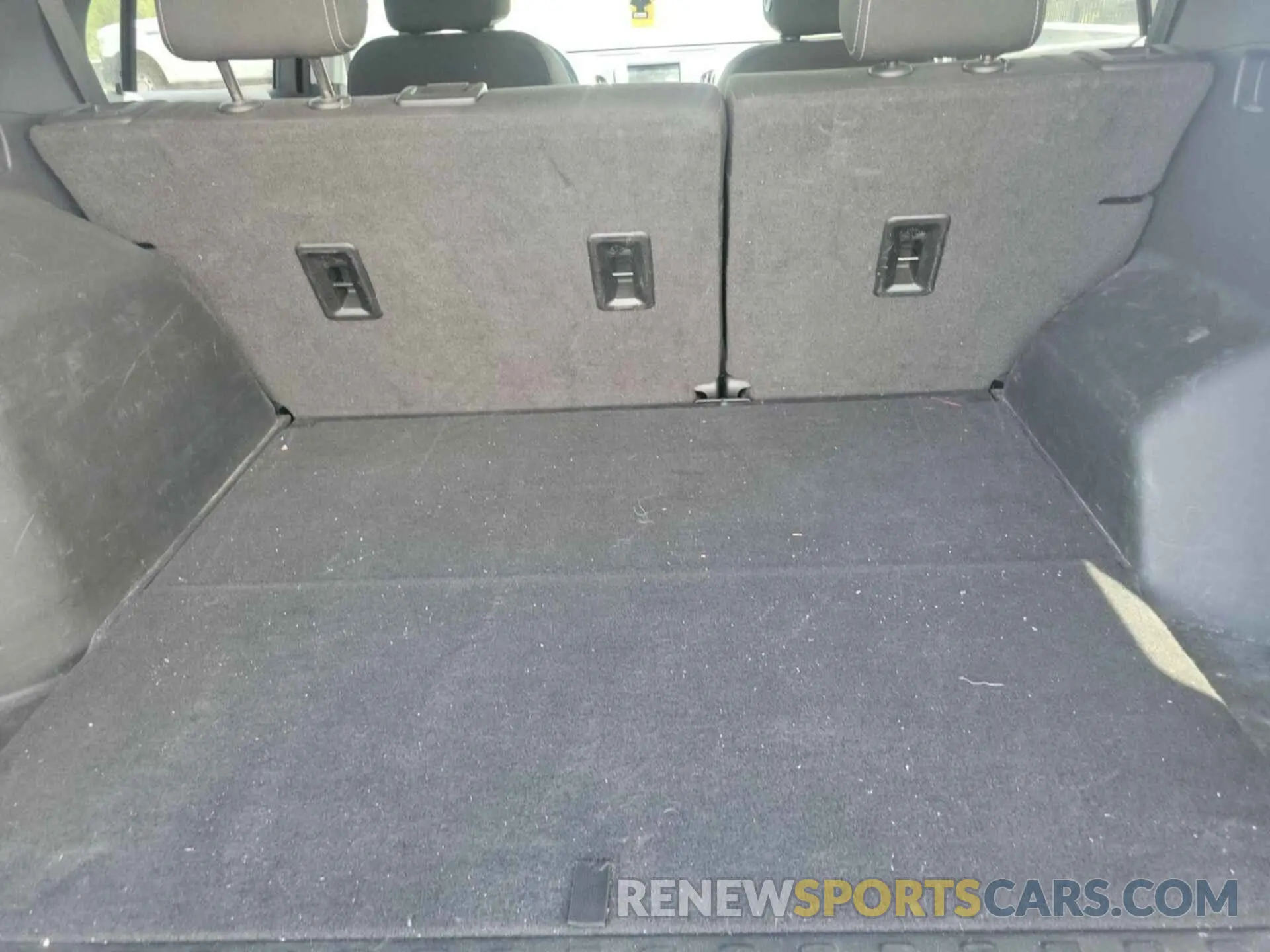 24 Photograph of a damaged car 2GNAXHEV2M6116582 CHEVROLET EQUINOX 2021