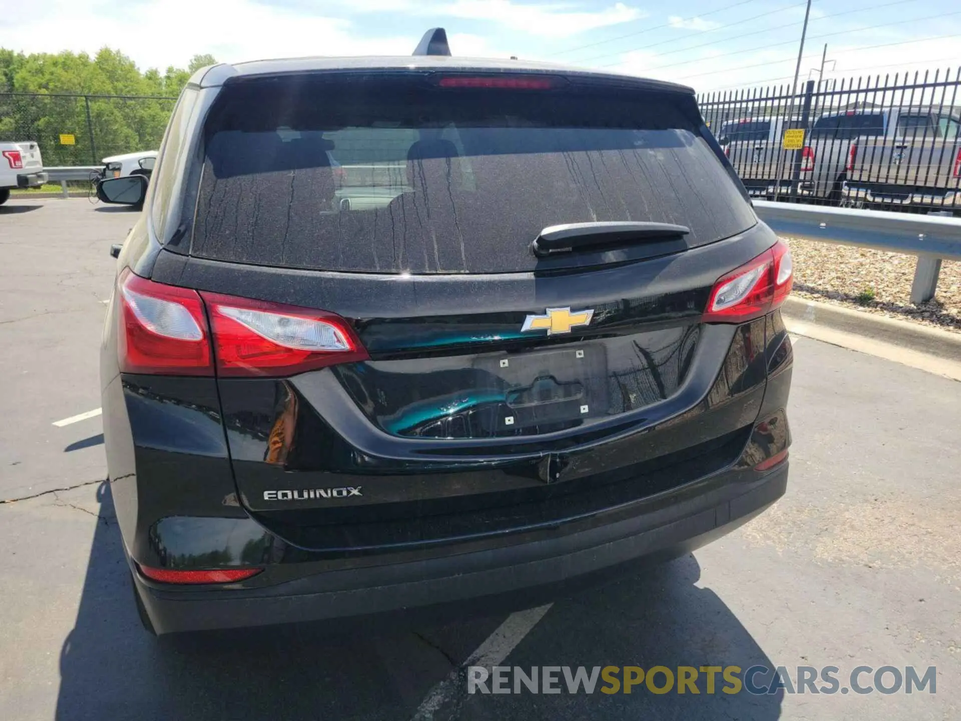 26 Photograph of a damaged car 2GNAXHEV2M6116582 CHEVROLET EQUINOX 2021