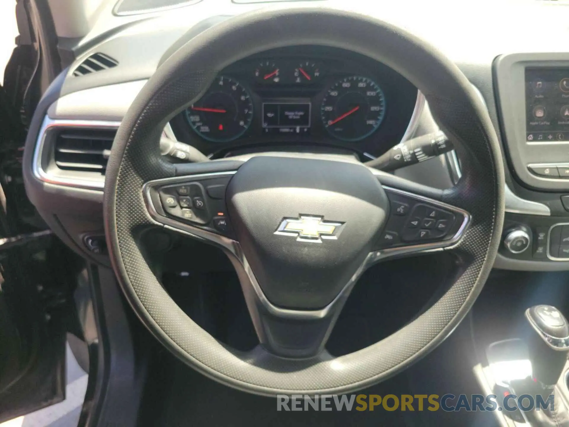 27 Photograph of a damaged car 2GNAXHEV2M6116582 CHEVROLET EQUINOX 2021