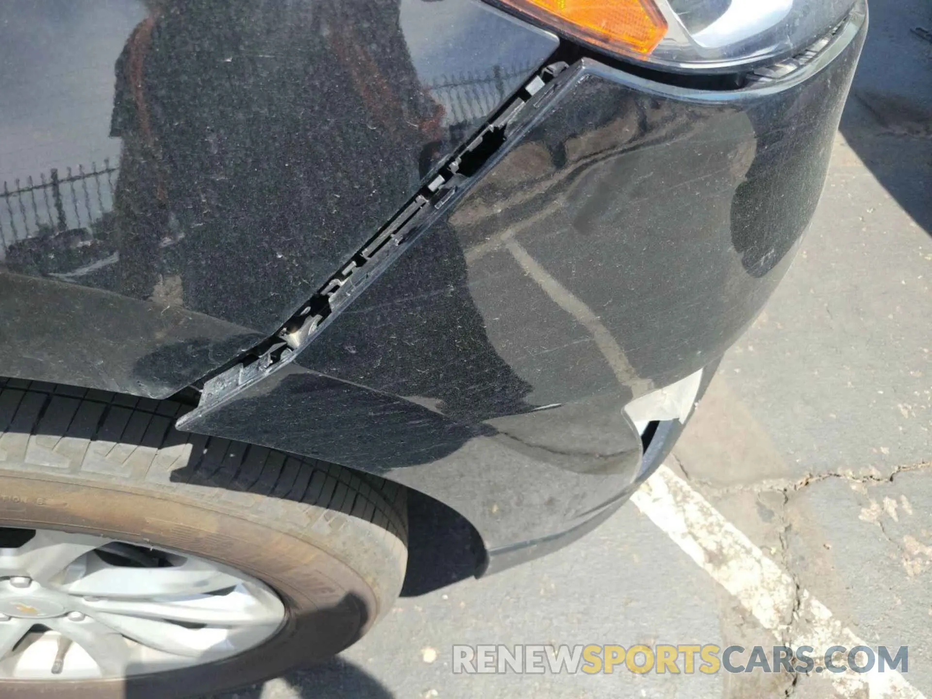 29 Photograph of a damaged car 2GNAXHEV2M6116582 CHEVROLET EQUINOX 2021
