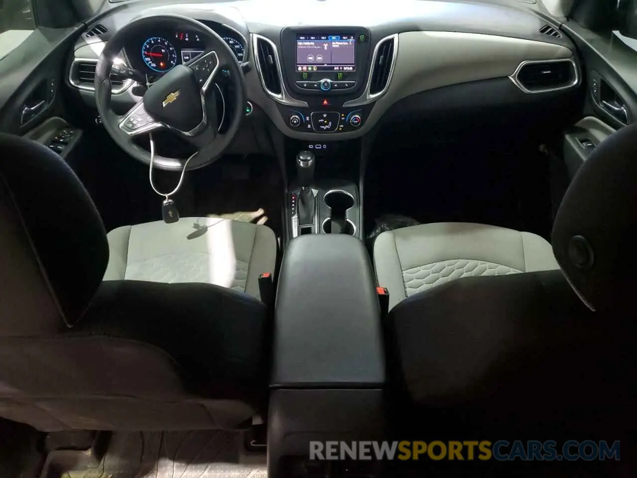 8 Photograph of a damaged car 2GNAXHEV3M6138980 CHEVROLET EQUINOX 2021