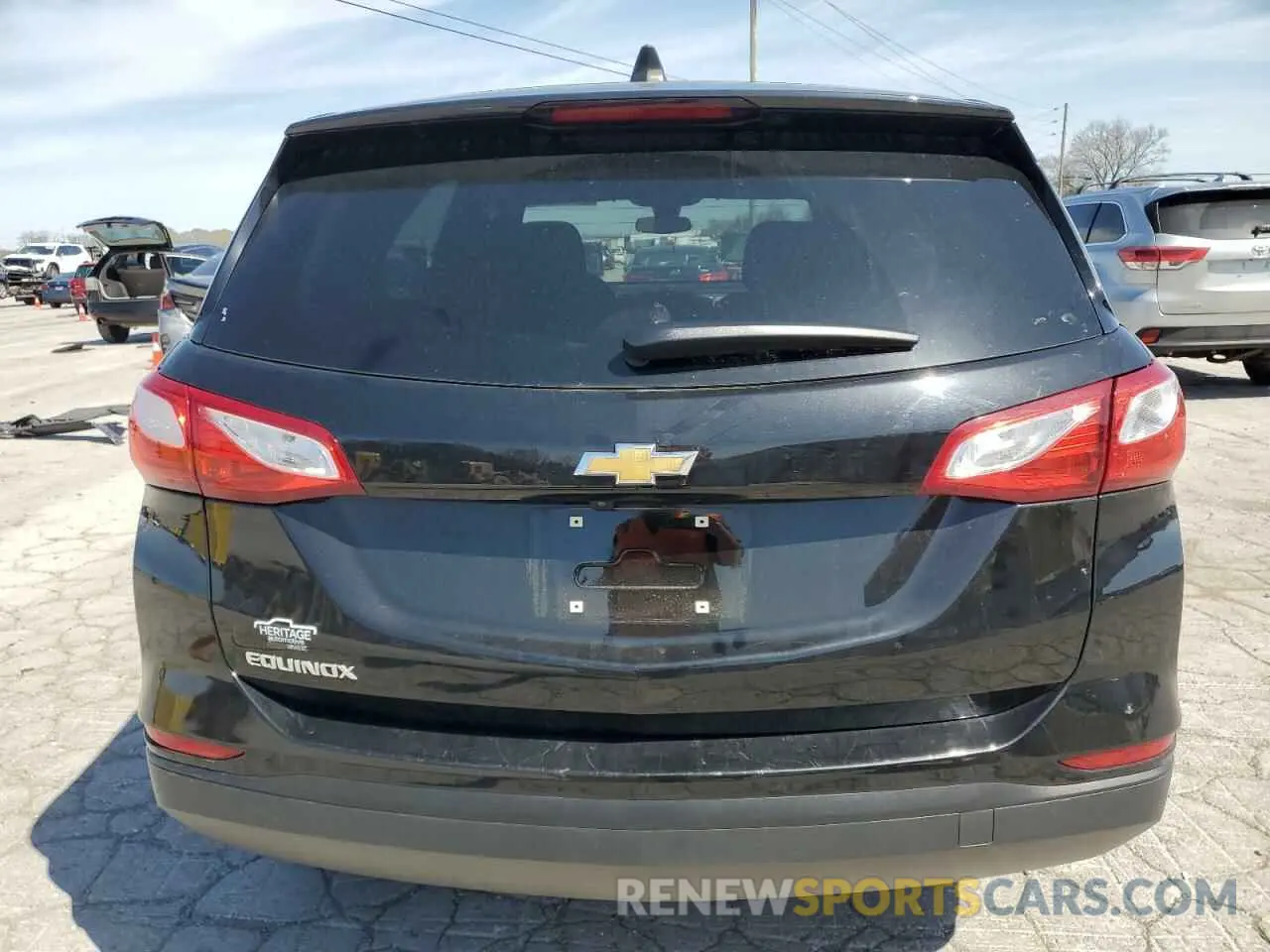 6 Photograph of a damaged car 2GNAXHEV4M6124408 CHEVROLET EQUINOX 2021