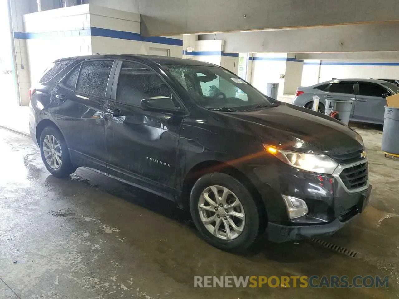 4 Photograph of a damaged car 2GNAXHEV4M6130063 CHEVROLET EQUINOX 2021