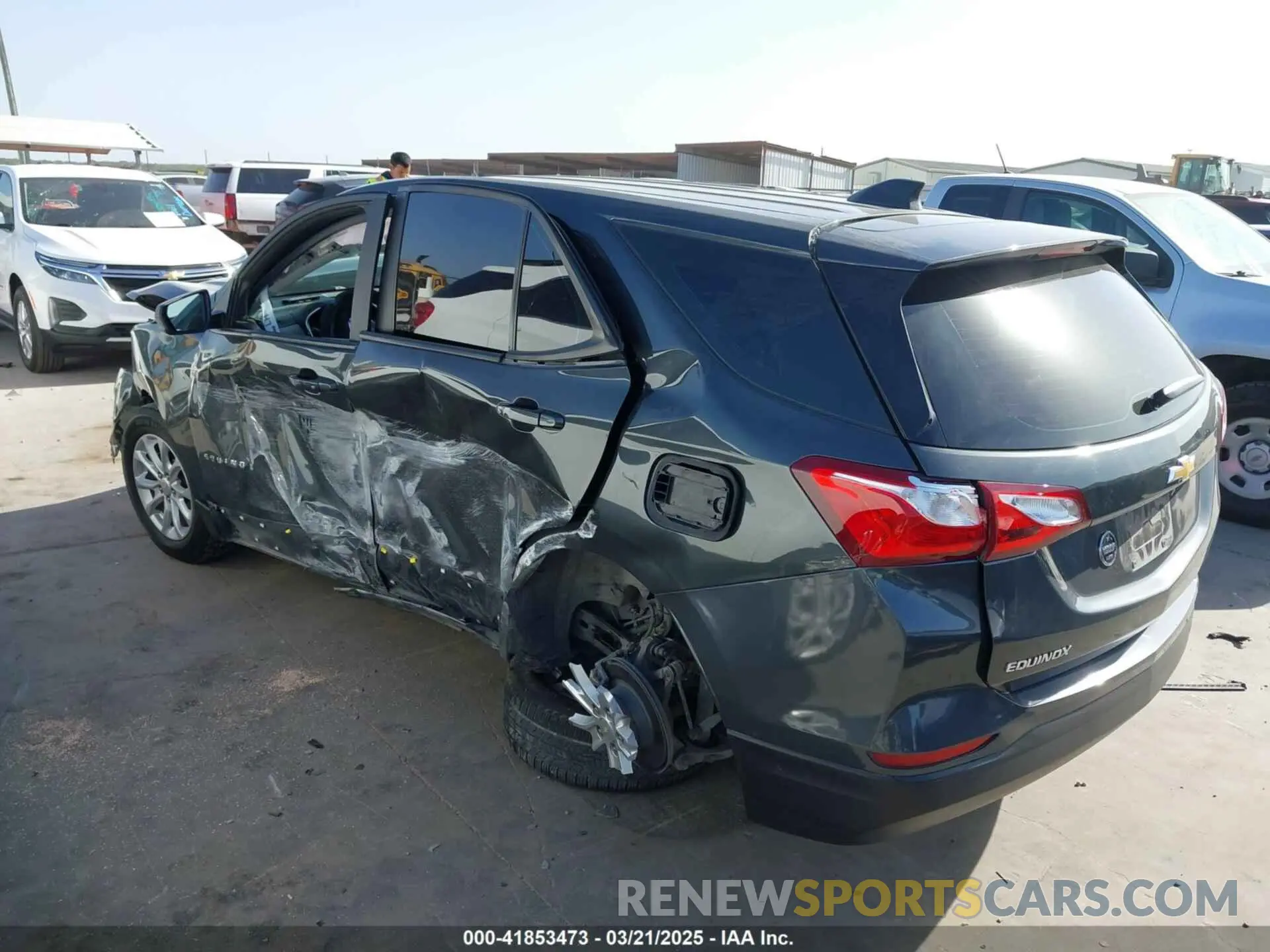 3 Photograph of a damaged car 2GNAXHEV4M6131889 CHEVROLET EQUINOX 2021