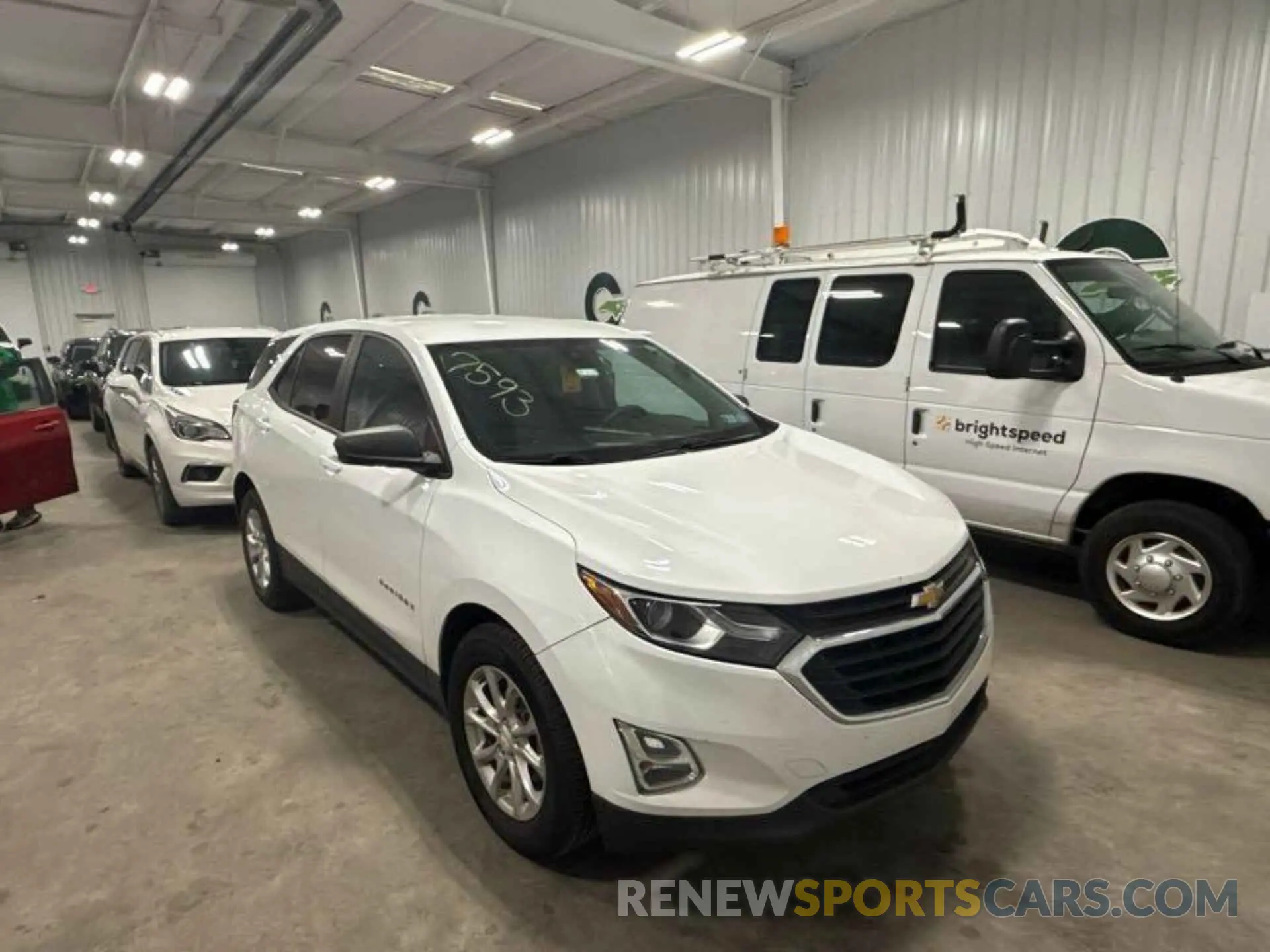 4 Photograph of a damaged car 2GNAXHEV4M6145288 CHEVROLET EQUINOX 2021