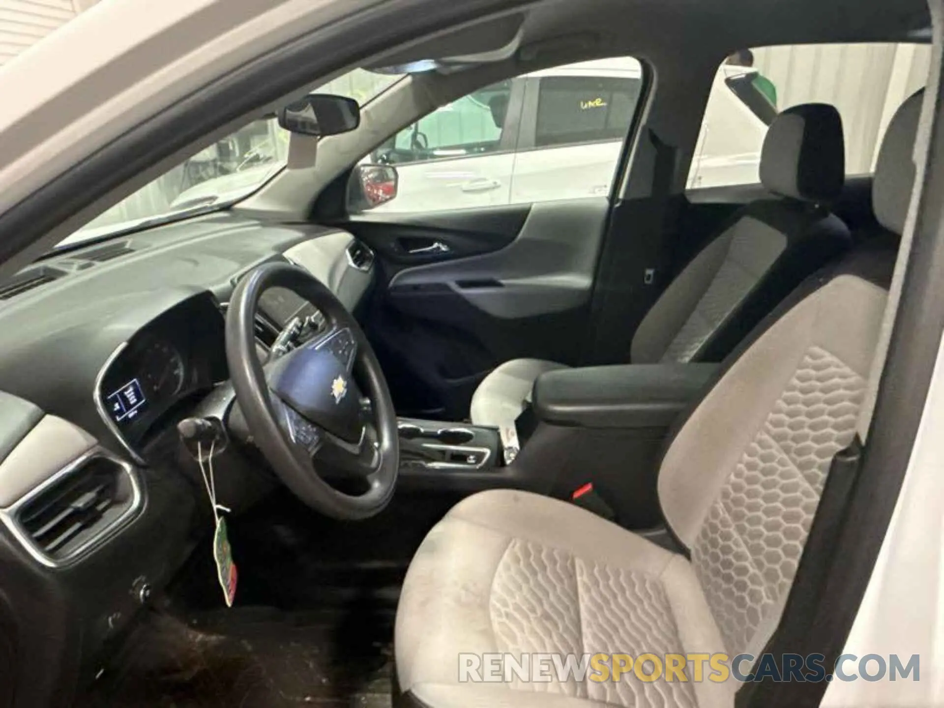5 Photograph of a damaged car 2GNAXHEV4M6145288 CHEVROLET EQUINOX 2021