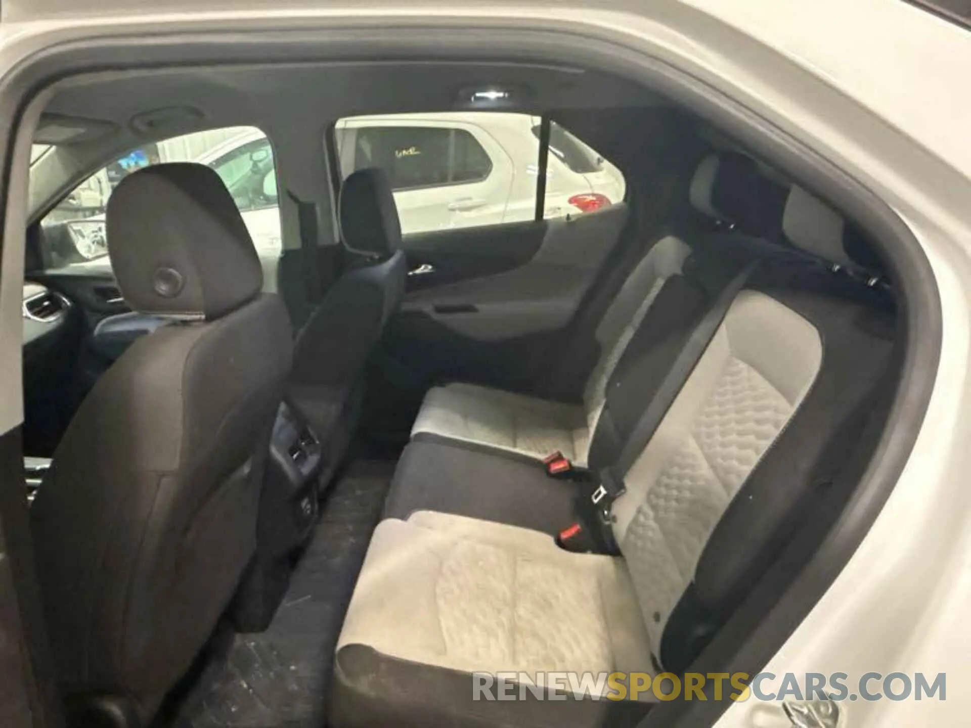 6 Photograph of a damaged car 2GNAXHEV4M6145288 CHEVROLET EQUINOX 2021