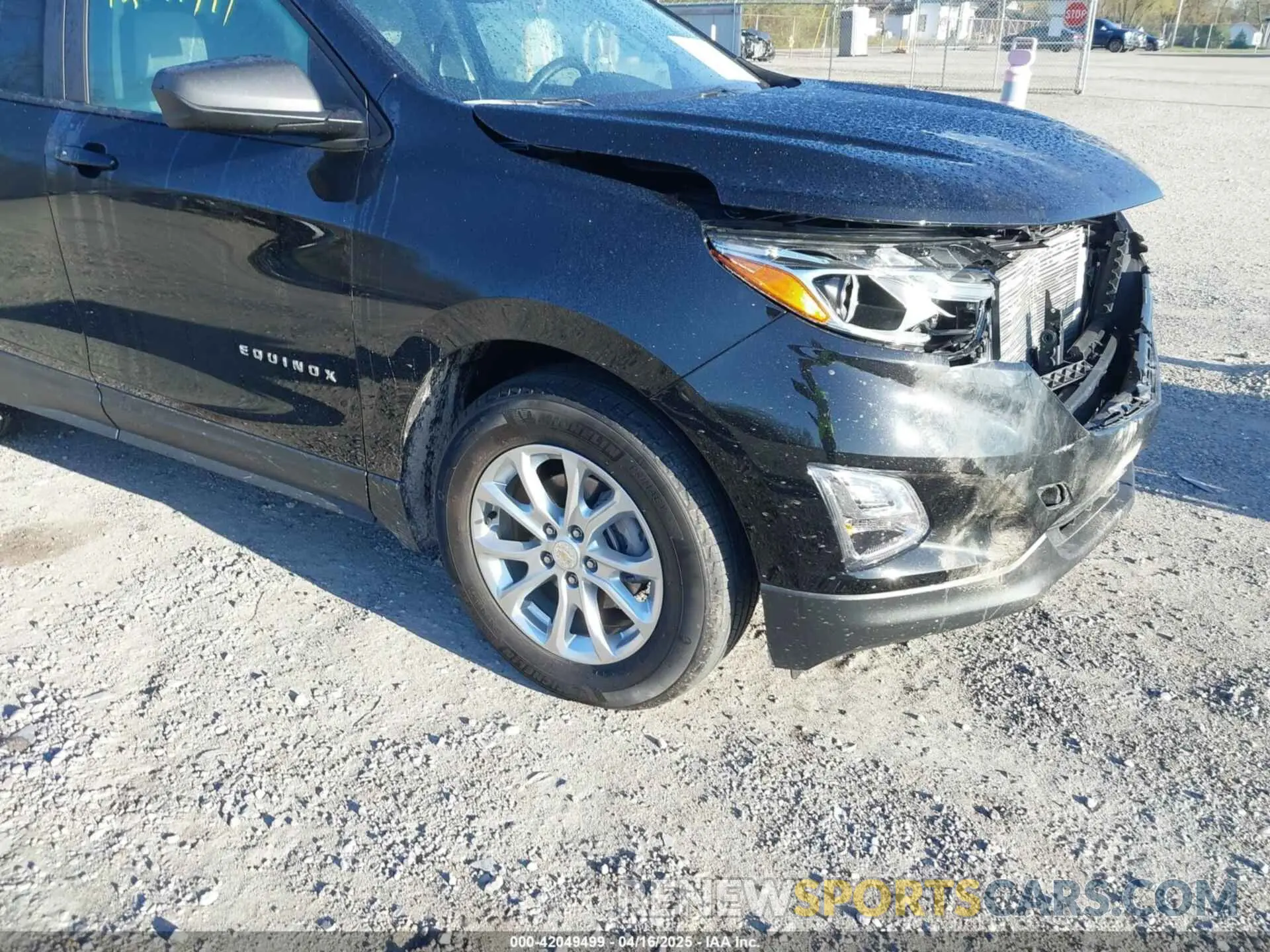 18 Photograph of a damaged car 2GNAXHEV4M6148322 CHEVROLET EQUINOX 2021