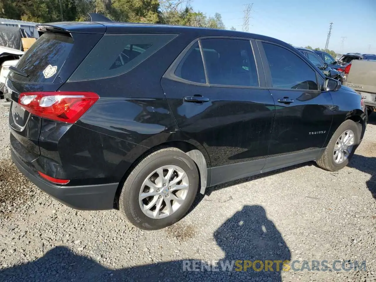 3 Photograph of a damaged car 2GNAXHEV5M6108511 CHEVROLET EQUINOX 2021