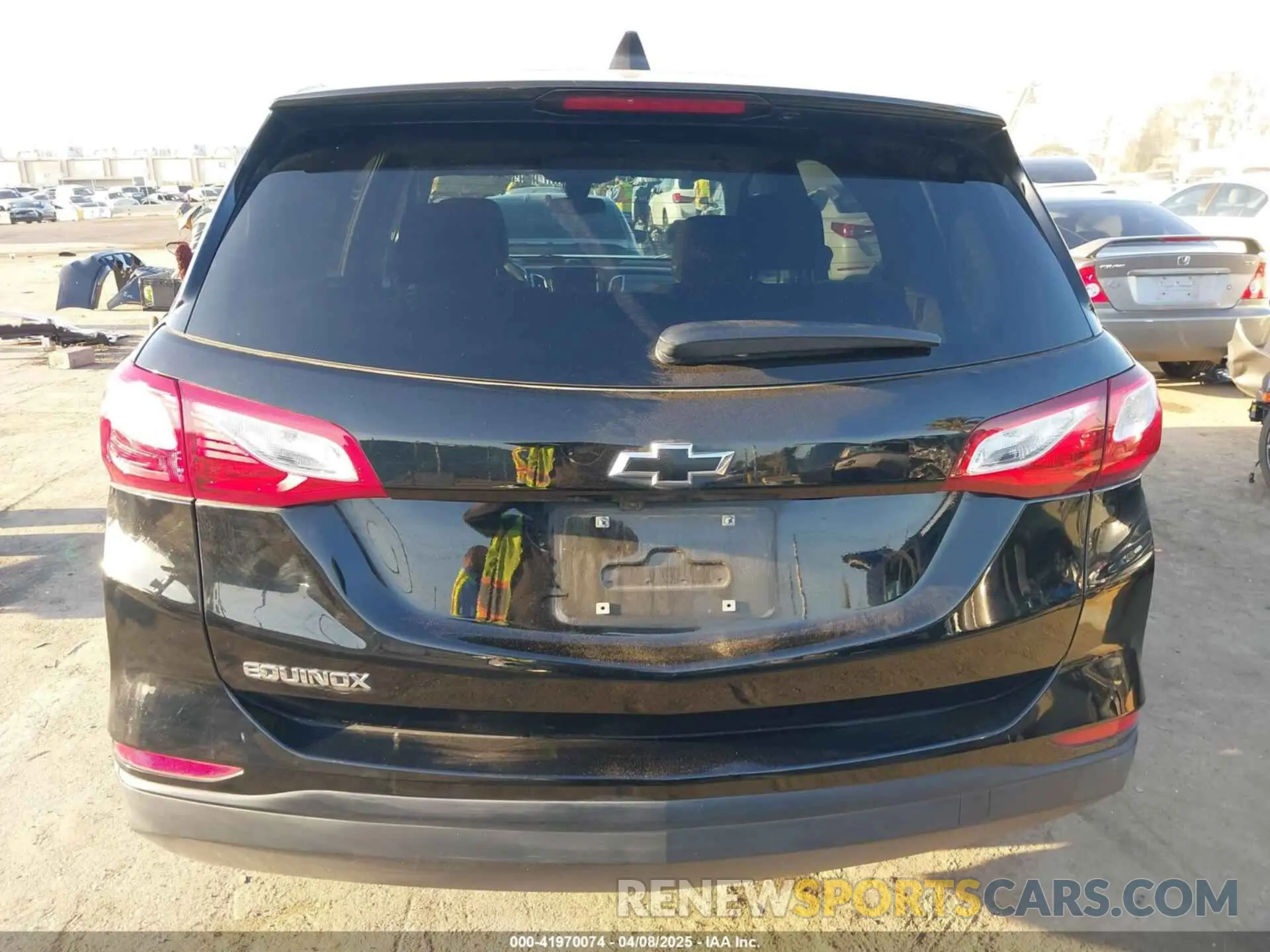16 Photograph of a damaged car 2GNAXHEV6M6113023 CHEVROLET EQUINOX 2021
