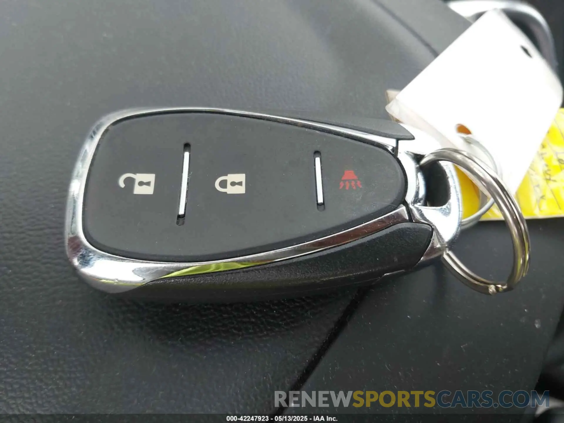 11 Photograph of a damaged car 2GNAXHEV7M6108543 CHEVROLET EQUINOX 2021