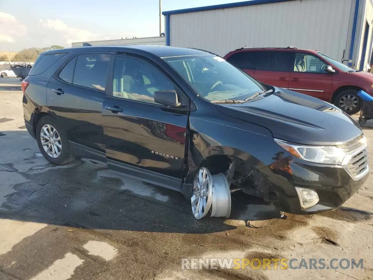 4 Photograph of a damaged car 2GNAXHEV7M6113614 CHEVROLET EQUINOX 2021