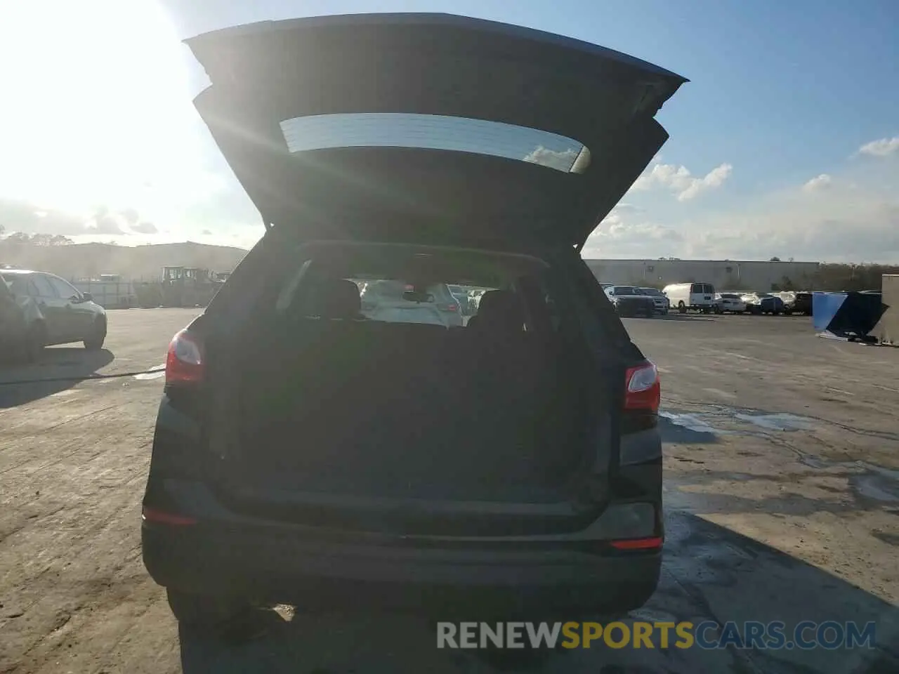 6 Photograph of a damaged car 2GNAXHEV7M6113614 CHEVROLET EQUINOX 2021