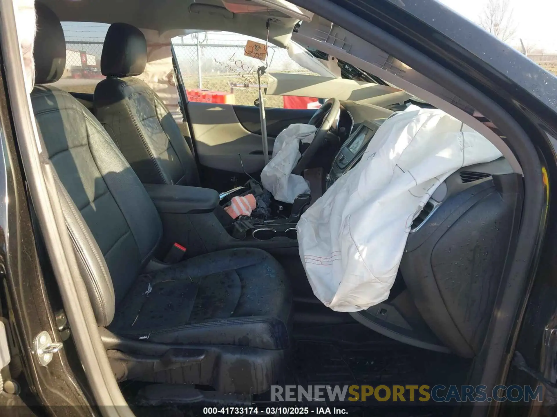 5 Photograph of a damaged car 2GNAXHEV7M6132924 CHEVROLET EQUINOX 2021