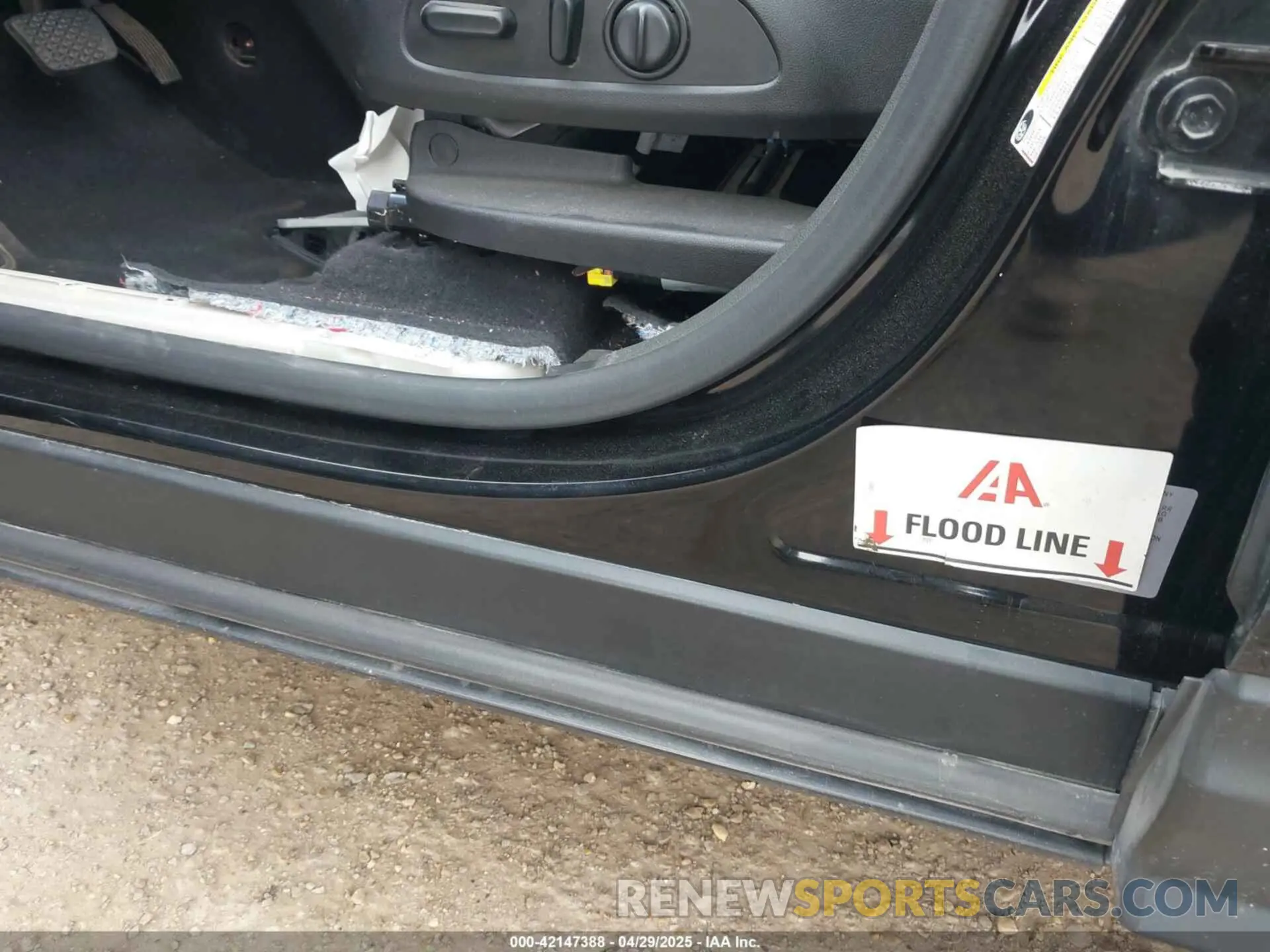 6 Photograph of a damaged car 2GNAXHEV7M6136715 CHEVROLET EQUINOX 2021