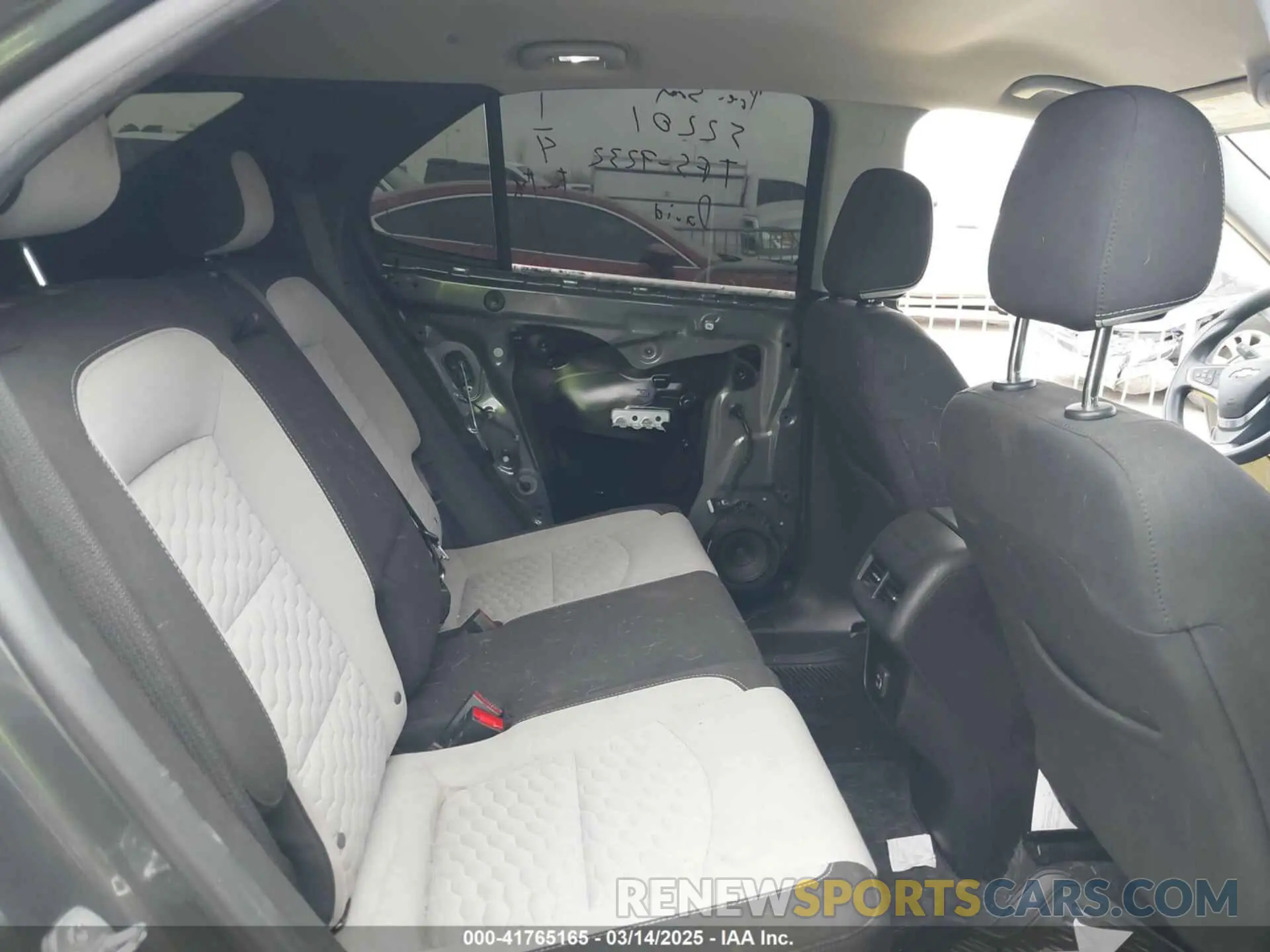 8 Photograph of a damaged car 2GNAXHEV7M6152848 CHEVROLET EQUINOX 2021