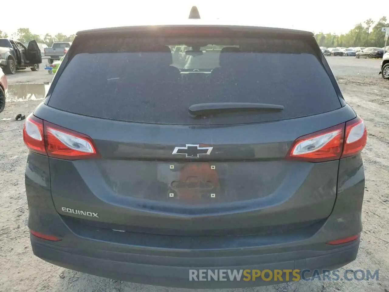 6 Photograph of a damaged car 2GNAXHEV8M6133998 CHEVROLET EQUINOX 2021