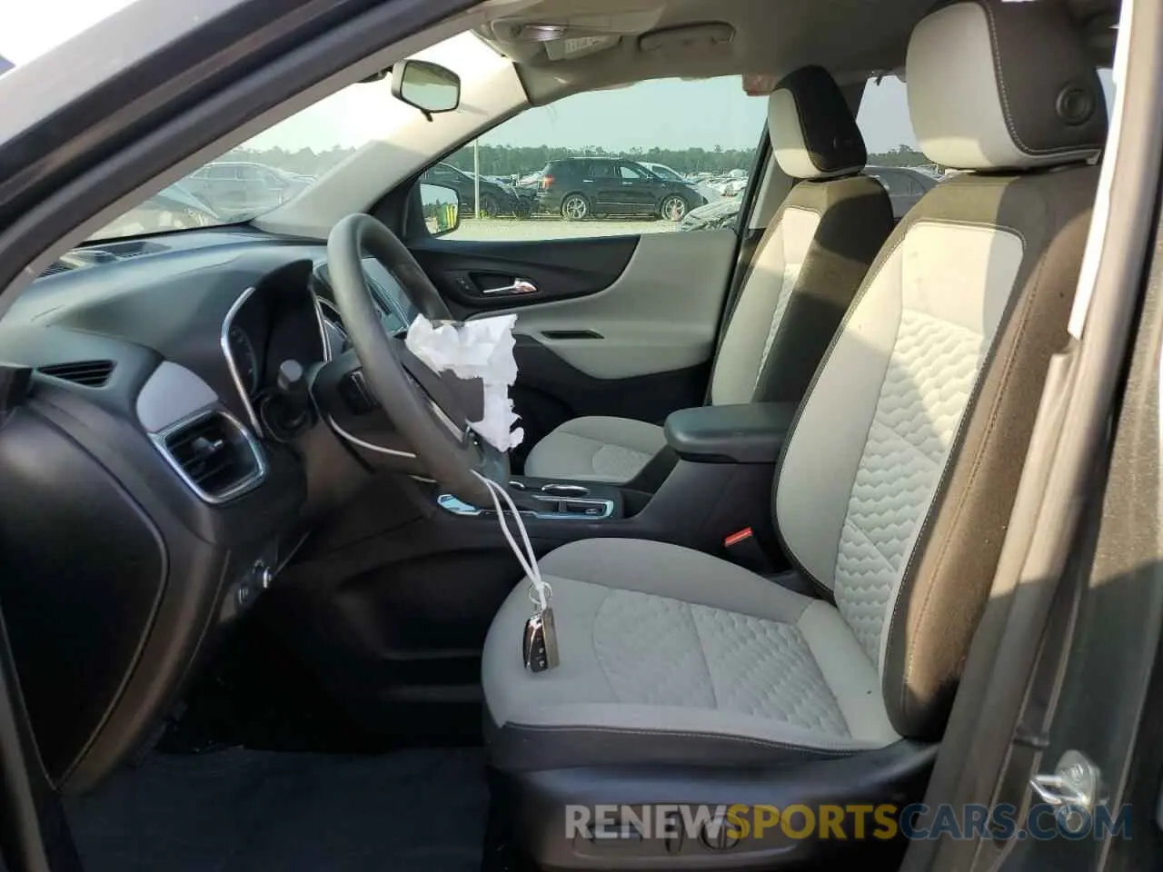 7 Photograph of a damaged car 2GNAXHEV8M6133998 CHEVROLET EQUINOX 2021