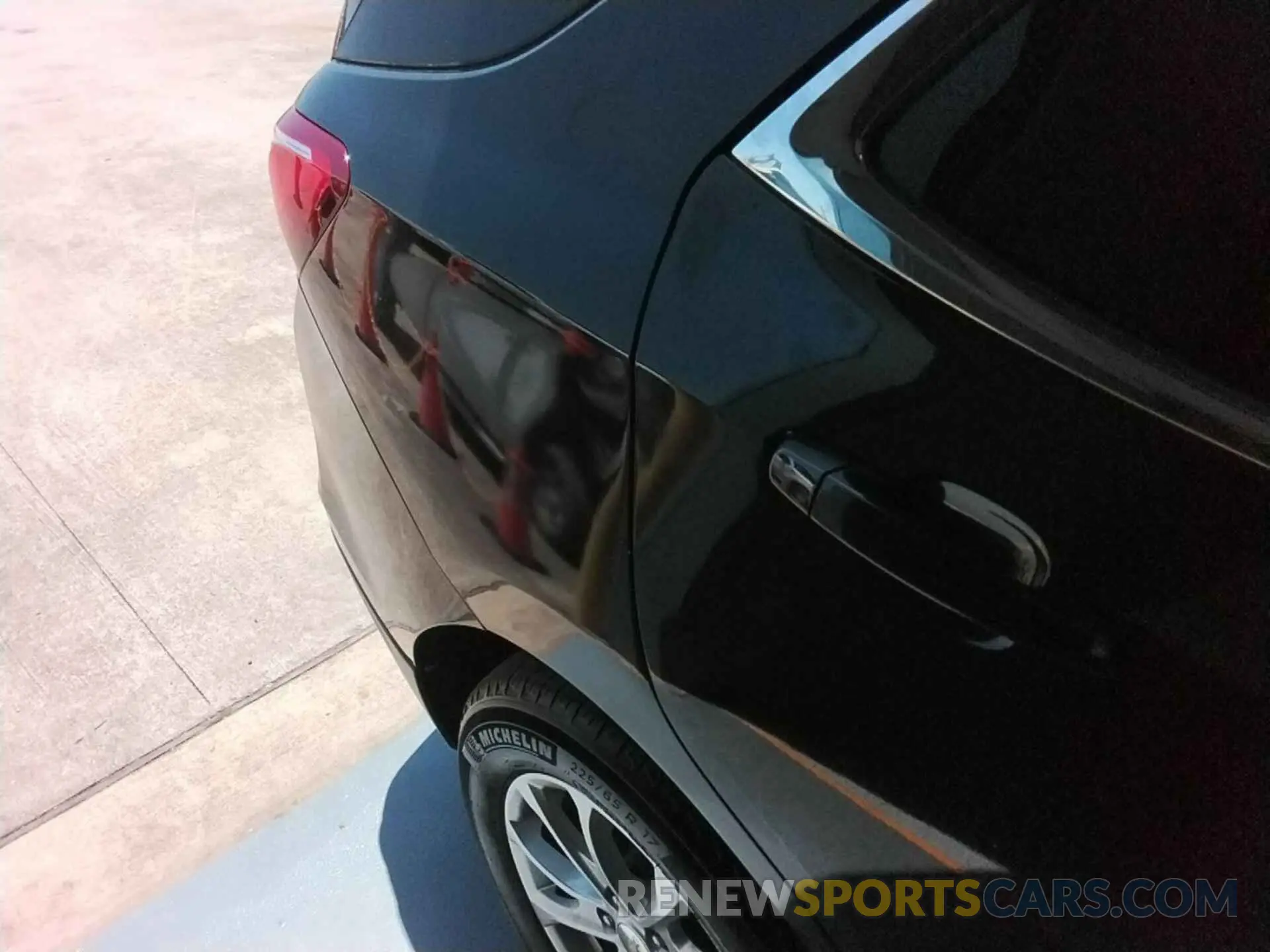 21 Photograph of a damaged car 2GNAXJEV0M6123585 CHEVROLET EQUINOX 2021