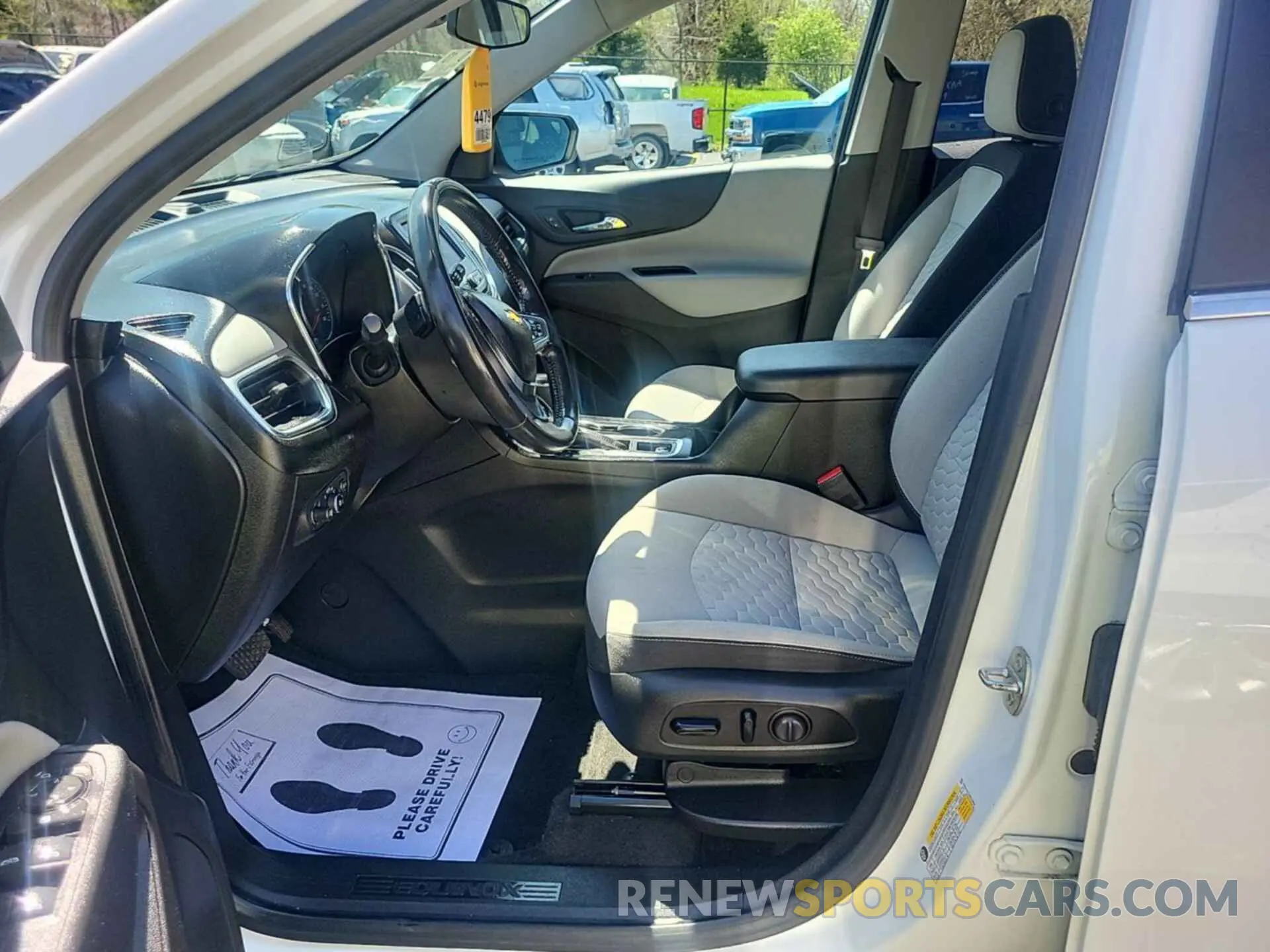 1 Photograph of a damaged car 2GNAXJEV1M6104060 CHEVROLET EQUINOX 2021