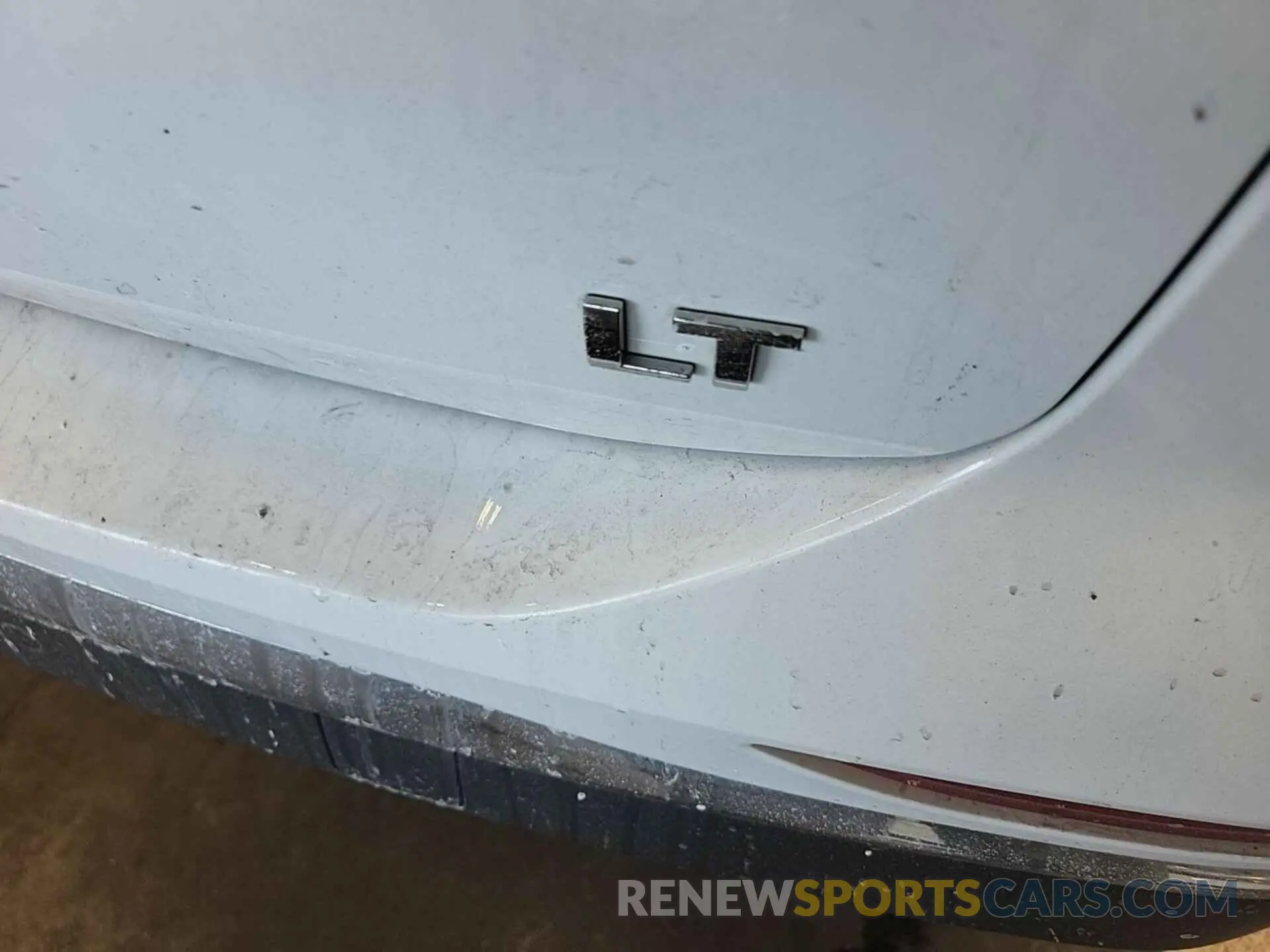 18 Photograph of a damaged car 2GNAXJEV1M6104060 CHEVROLET EQUINOX 2021