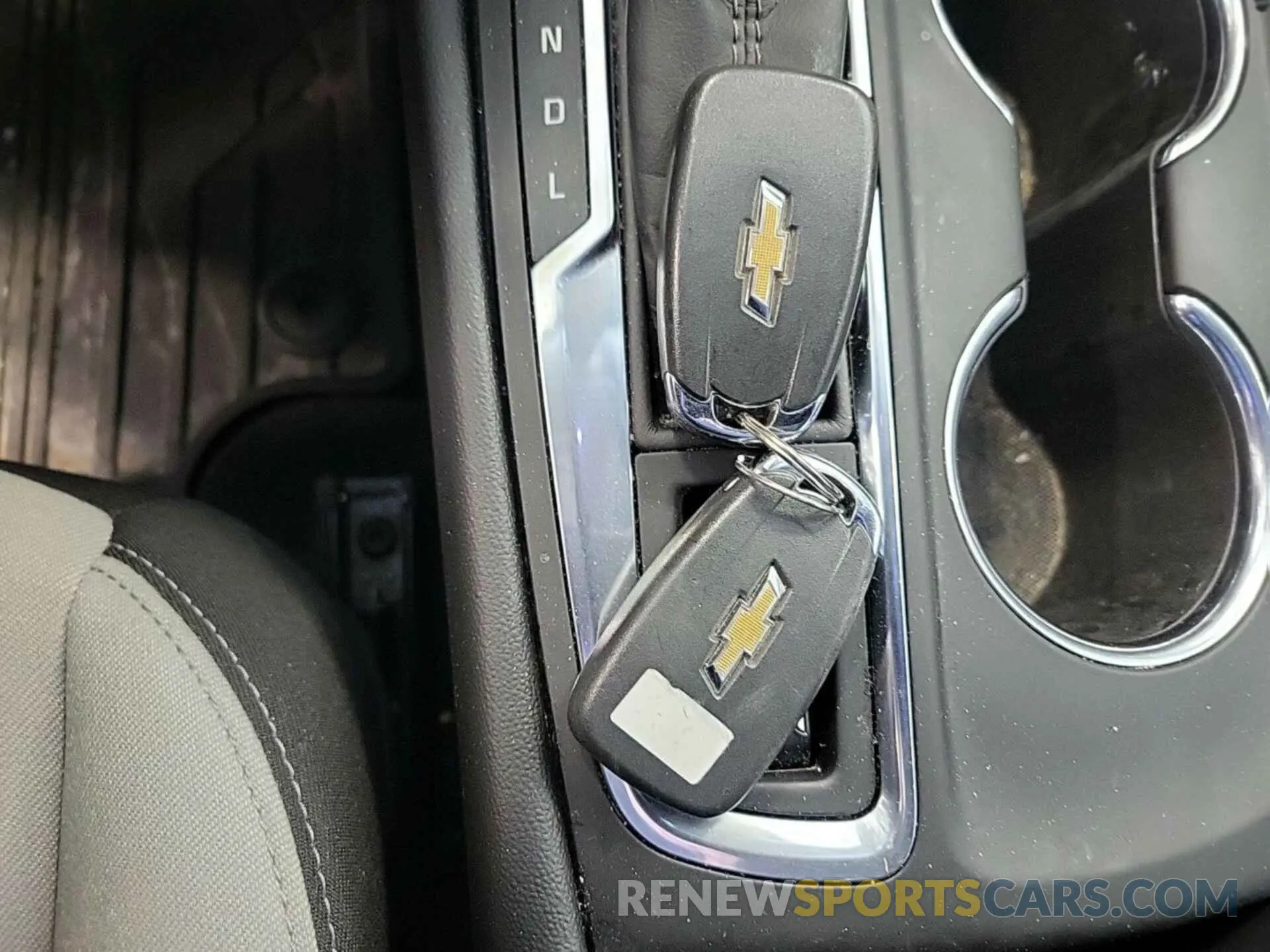 8 Photograph of a damaged car 2GNAXJEV1M6104060 CHEVROLET EQUINOX 2021