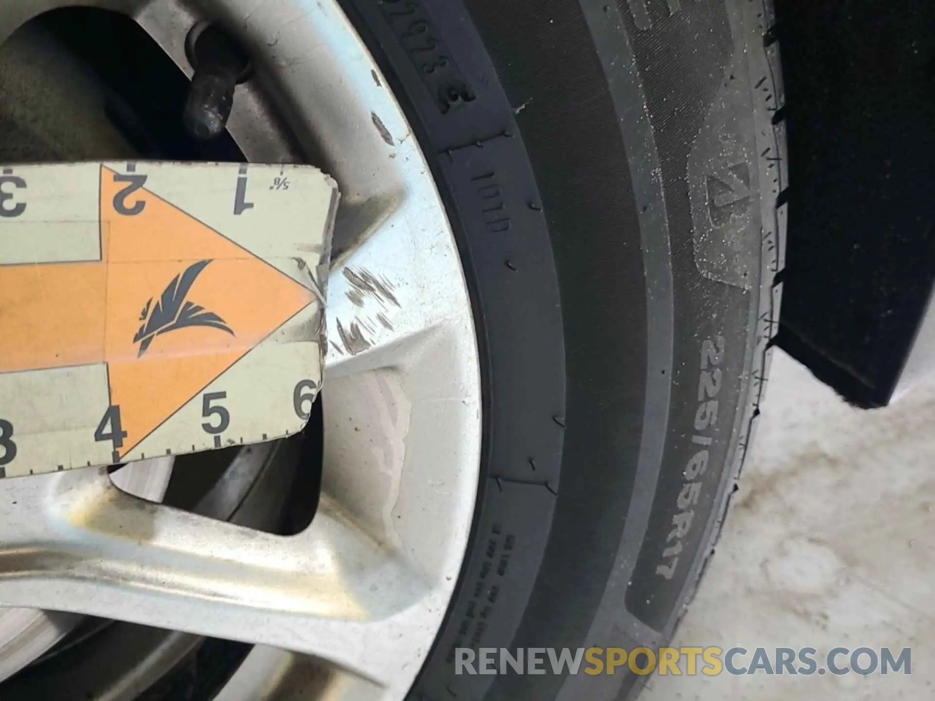 23 Photograph of a damaged car 2GNAXJEV1M6106066 CHEVROLET EQUINOX 2021