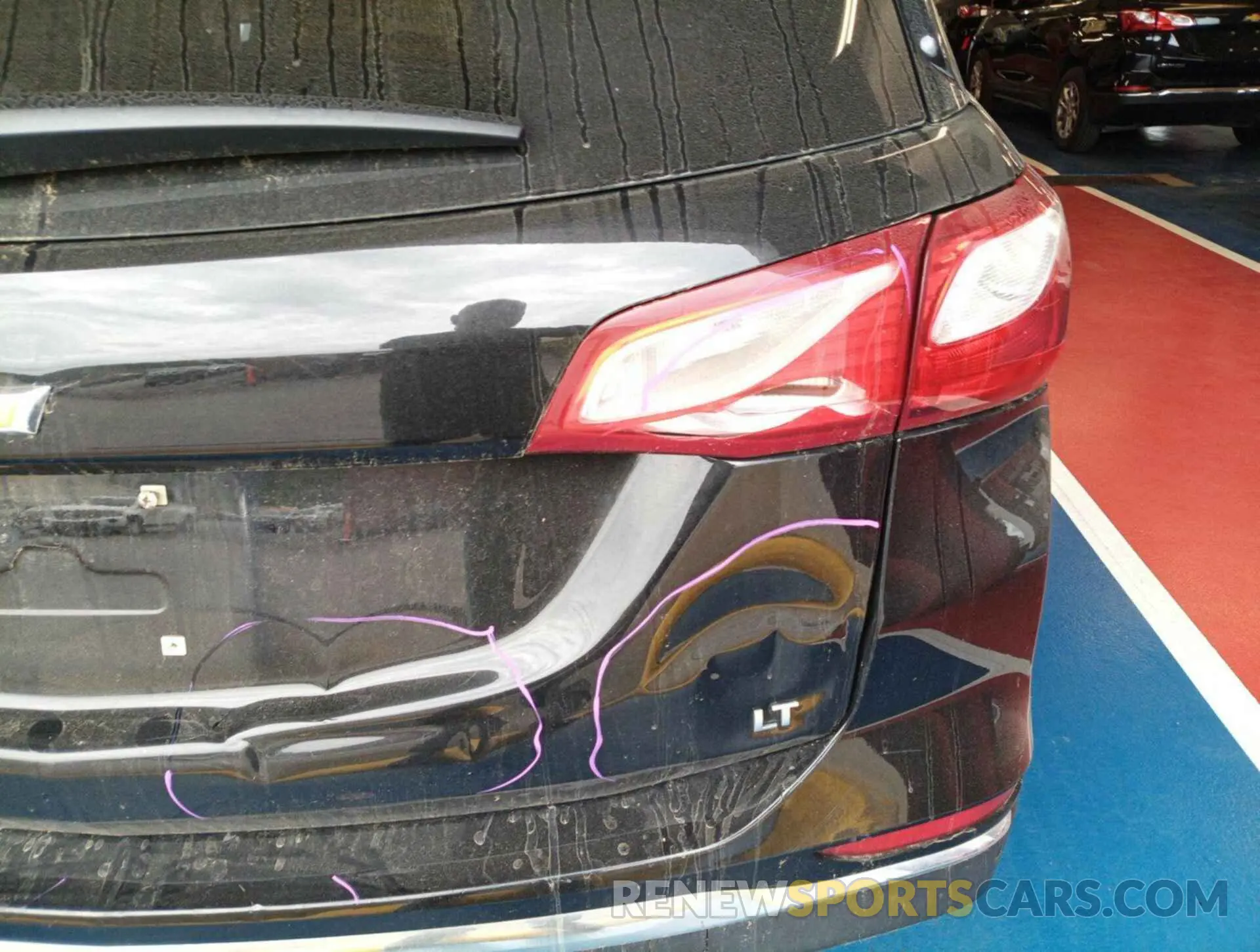 37 Photograph of a damaged car 2GNAXJEV2M6106965 CHEVROLET EQUINOX 2021