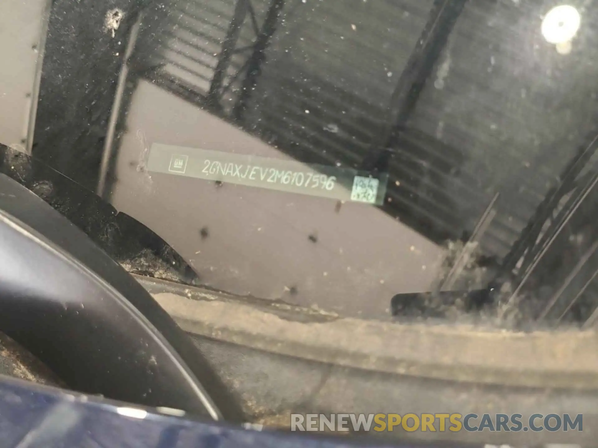 2 Photograph of a damaged car 2GNAXJEV2M6107596 CHEVROLET EQUINOX 2021