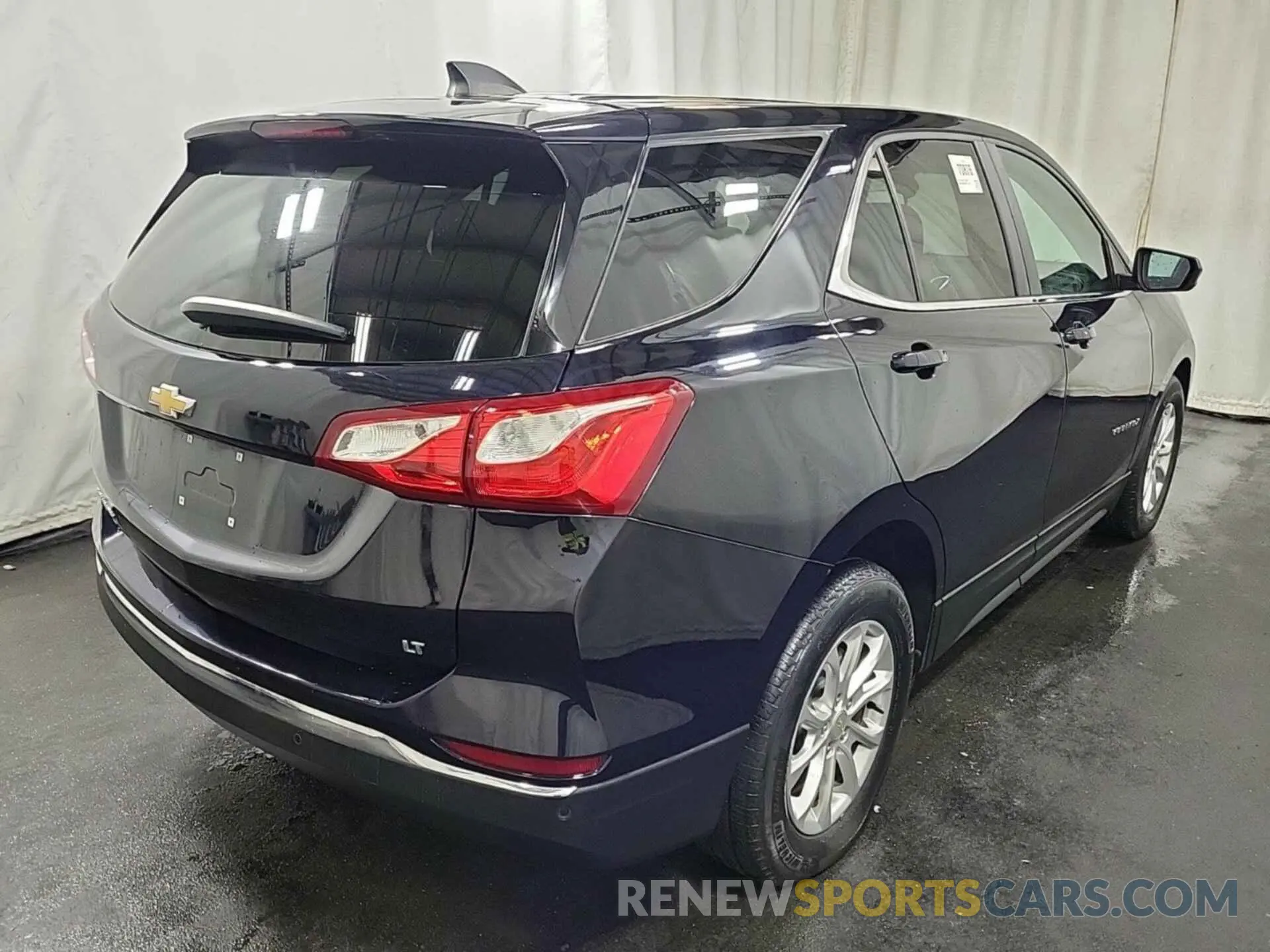 47 Photograph of a damaged car 2GNAXJEV2M6107596 CHEVROLET EQUINOX 2021
