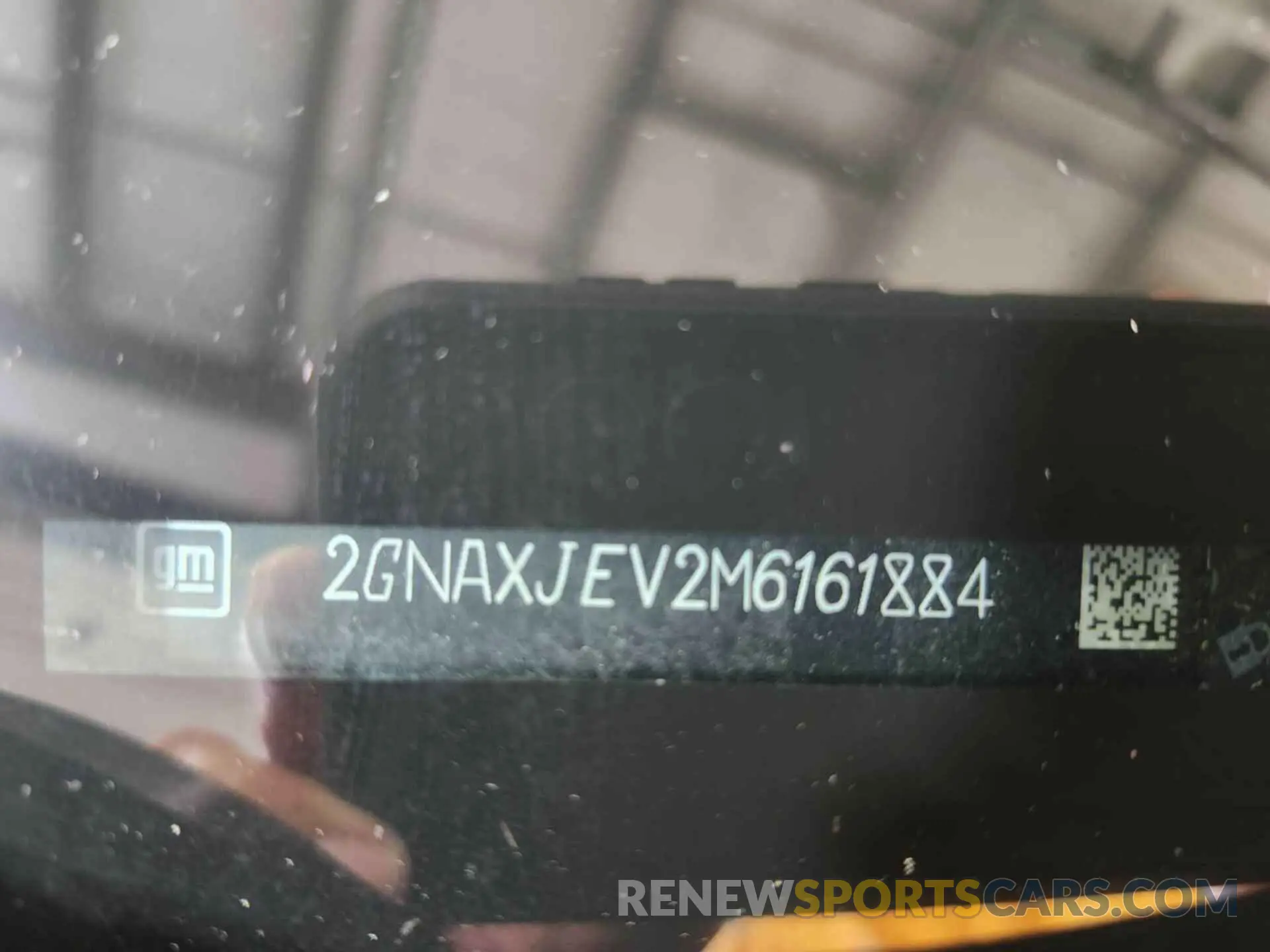 18 Photograph of a damaged car 2GNAXJEV2M6161884 CHEVROLET EQUINOX 2021