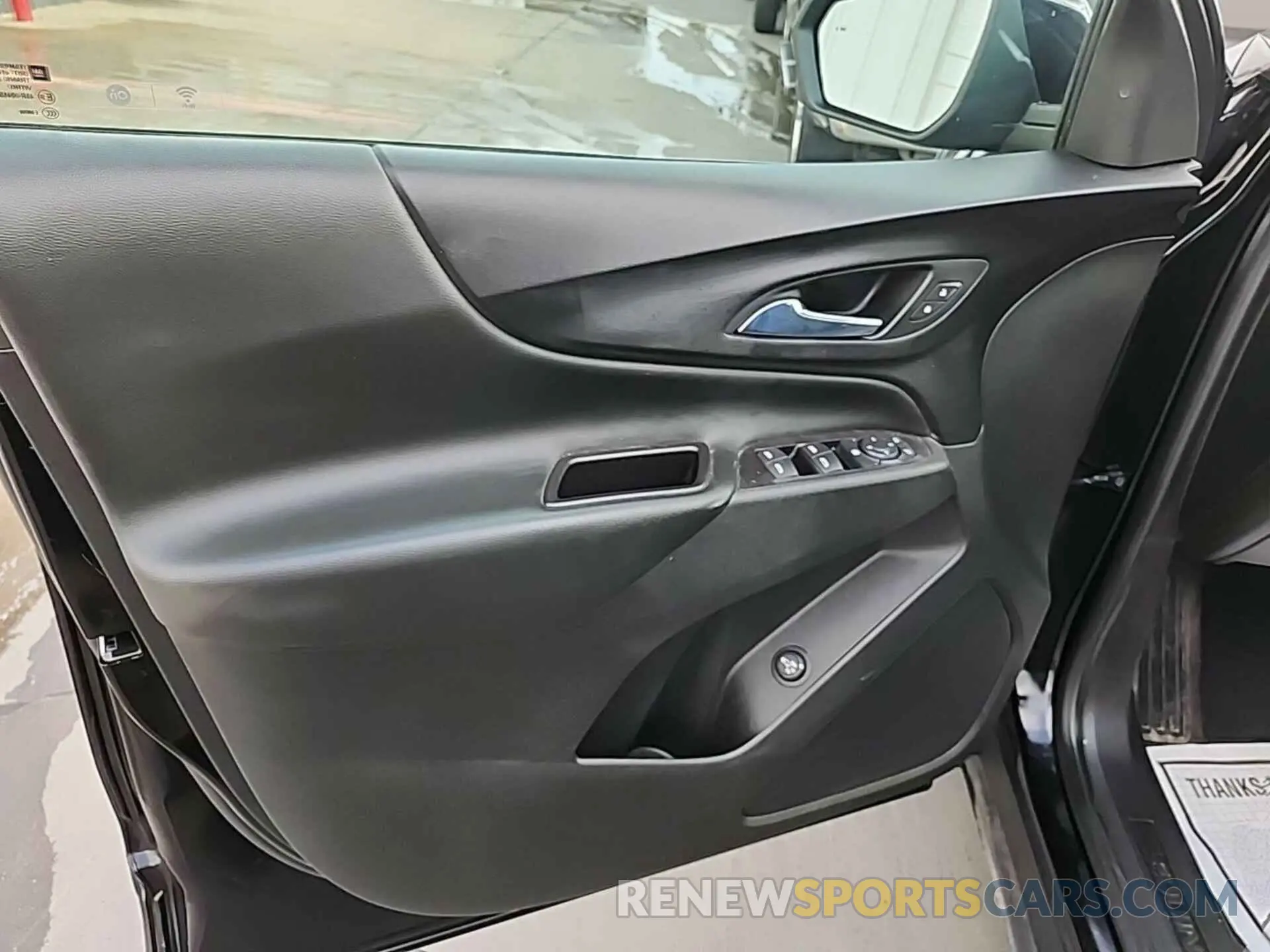 21 Photograph of a damaged car 2GNAXJEV3M6107798 CHEVROLET EQUINOX 2021