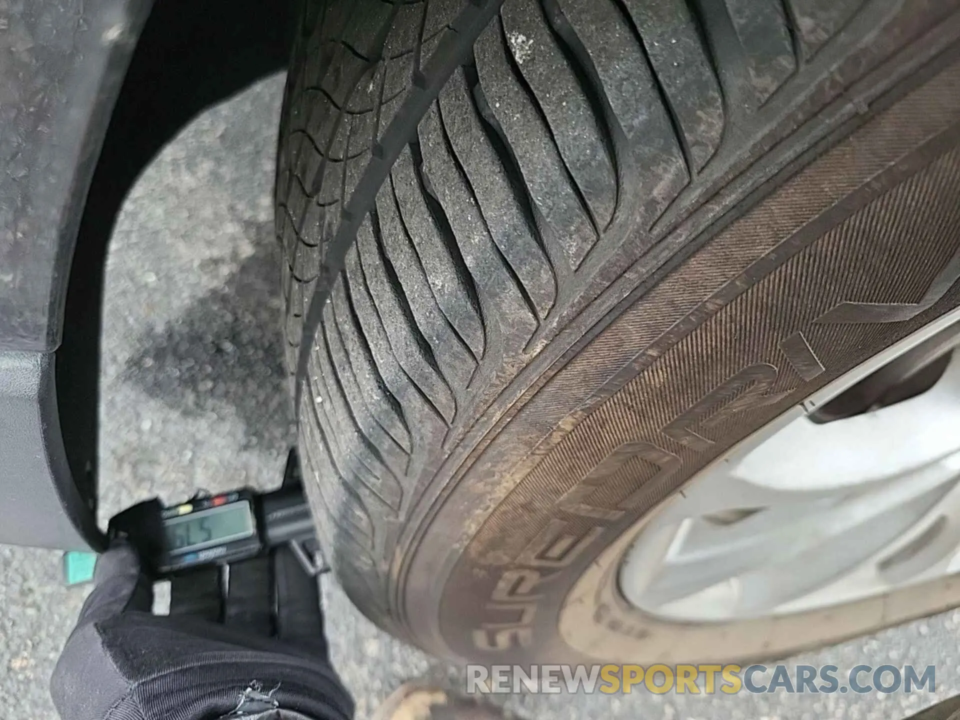 17 Photograph of a damaged car 2GNAXJEV3M6124391 CHEVROLET EQUINOX 2021
