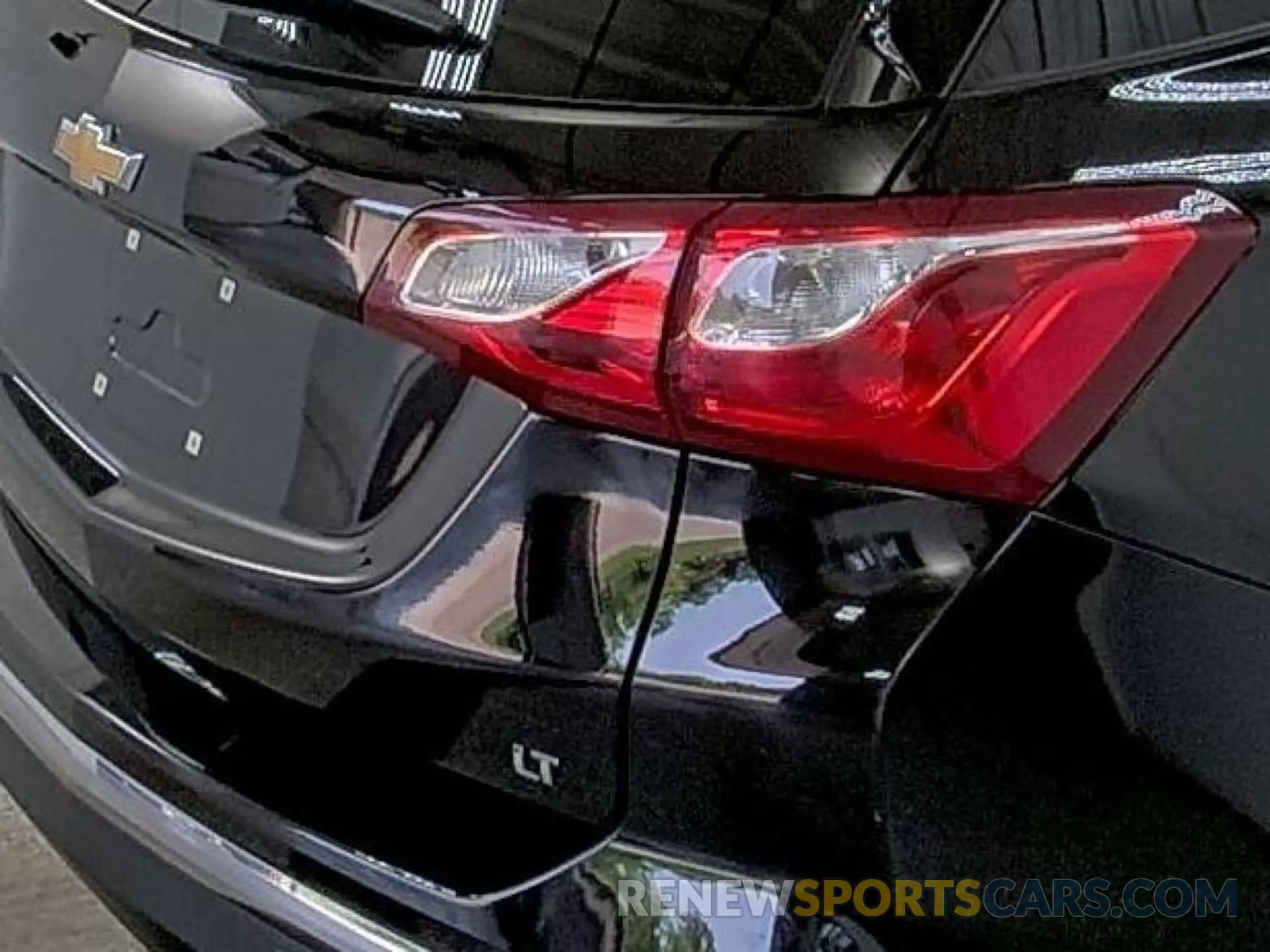 26 Photograph of a damaged car 2GNAXJEV4M6108149 CHEVROLET EQUINOX 2021