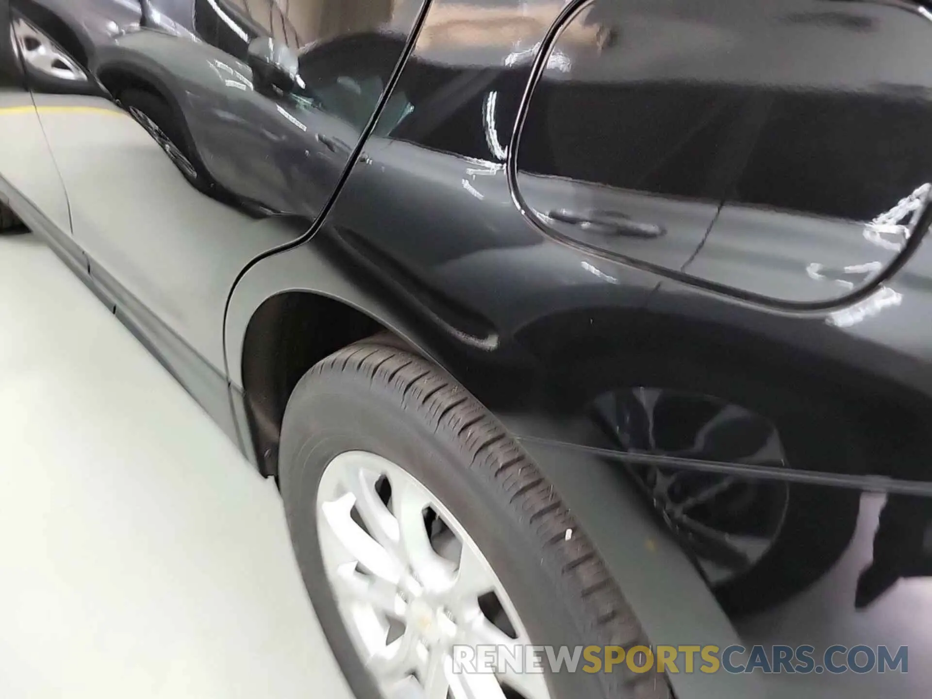 8 Photograph of a damaged car 2GNAXJEV4M6108149 CHEVROLET EQUINOX 2021
