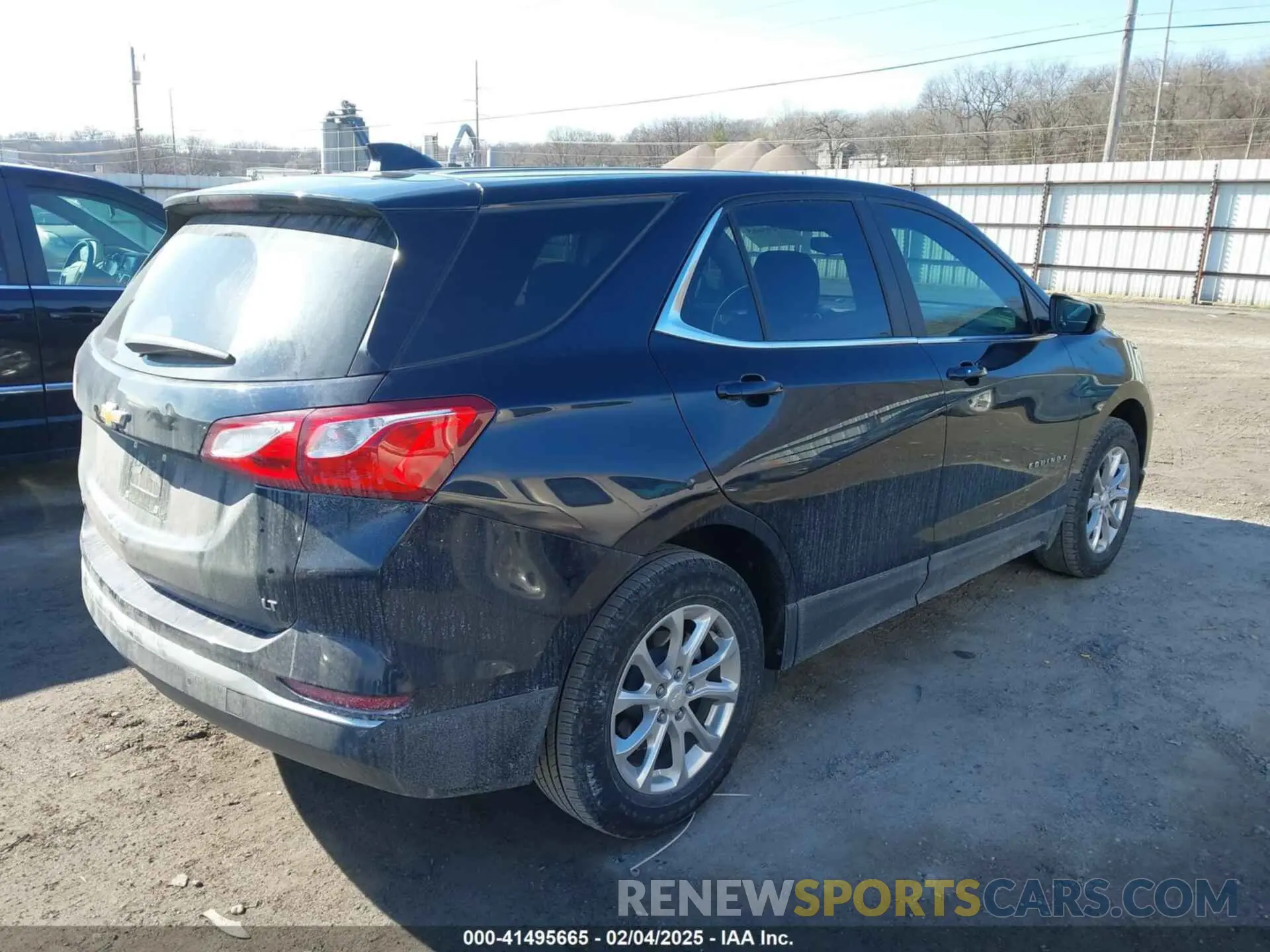4 Photograph of a damaged car 2GNAXJEV4M6136307 CHEVROLET EQUINOX 2021