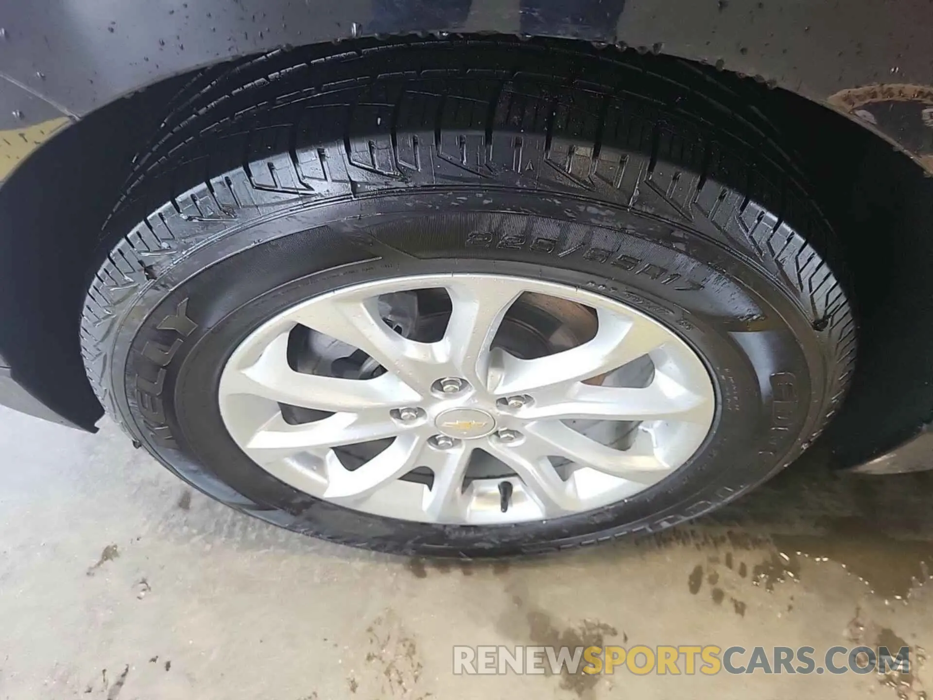 11 Photograph of a damaged car 2GNAXJEV4M6158453 CHEVROLET EQUINOX 2021