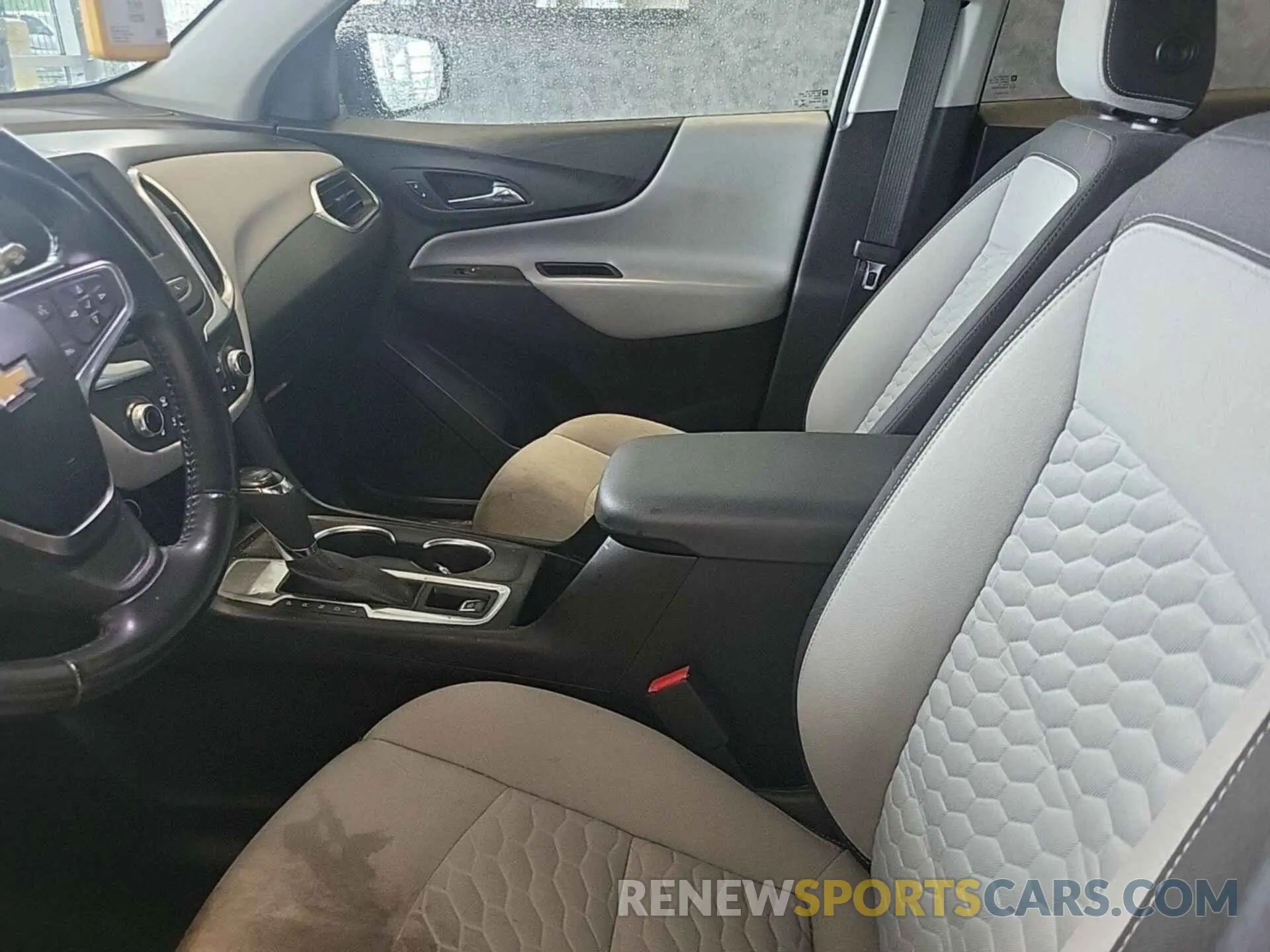 15 Photograph of a damaged car 2GNAXJEV4M6158453 CHEVROLET EQUINOX 2021