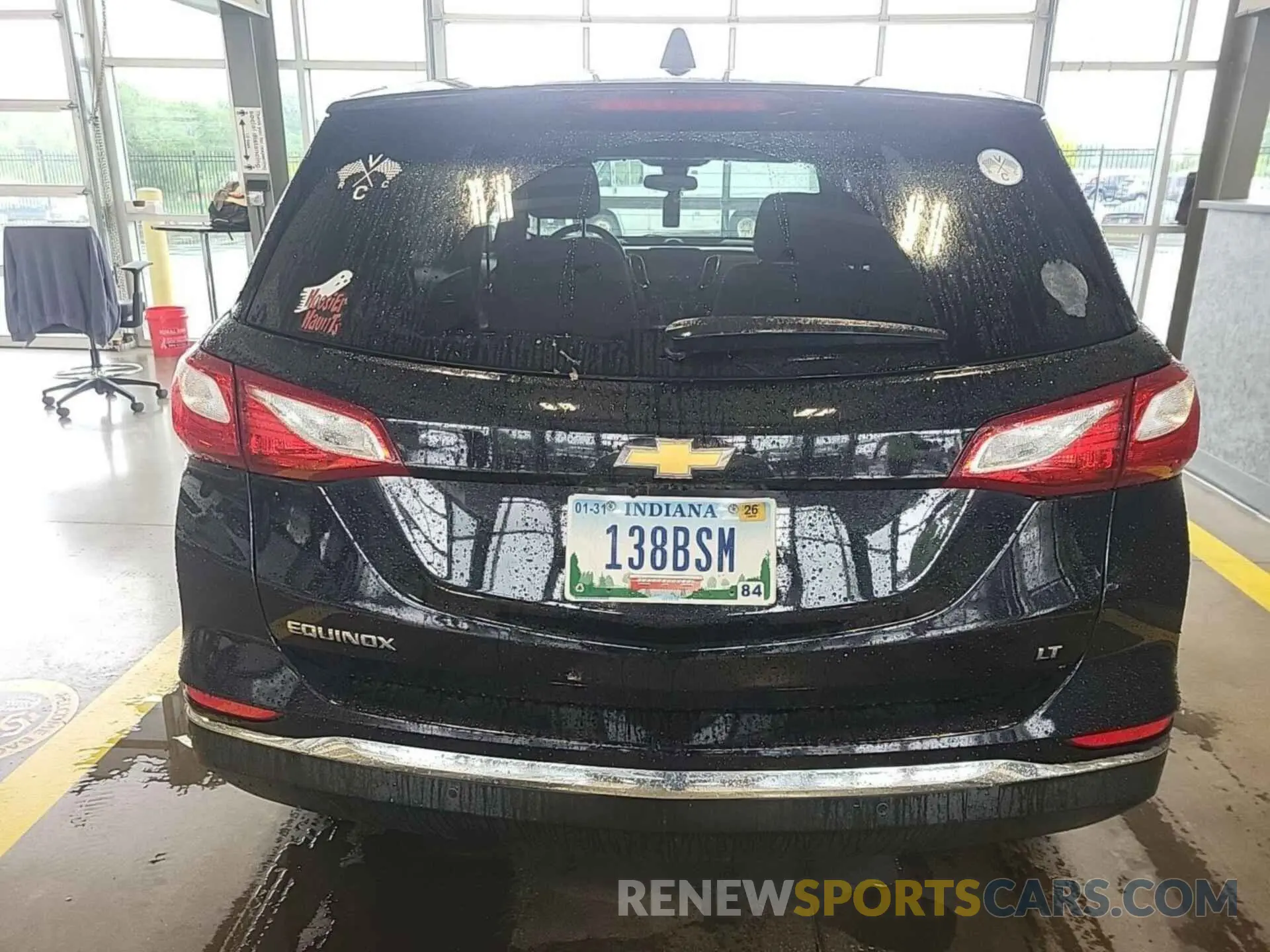 17 Photograph of a damaged car 2GNAXJEV4M6158453 CHEVROLET EQUINOX 2021