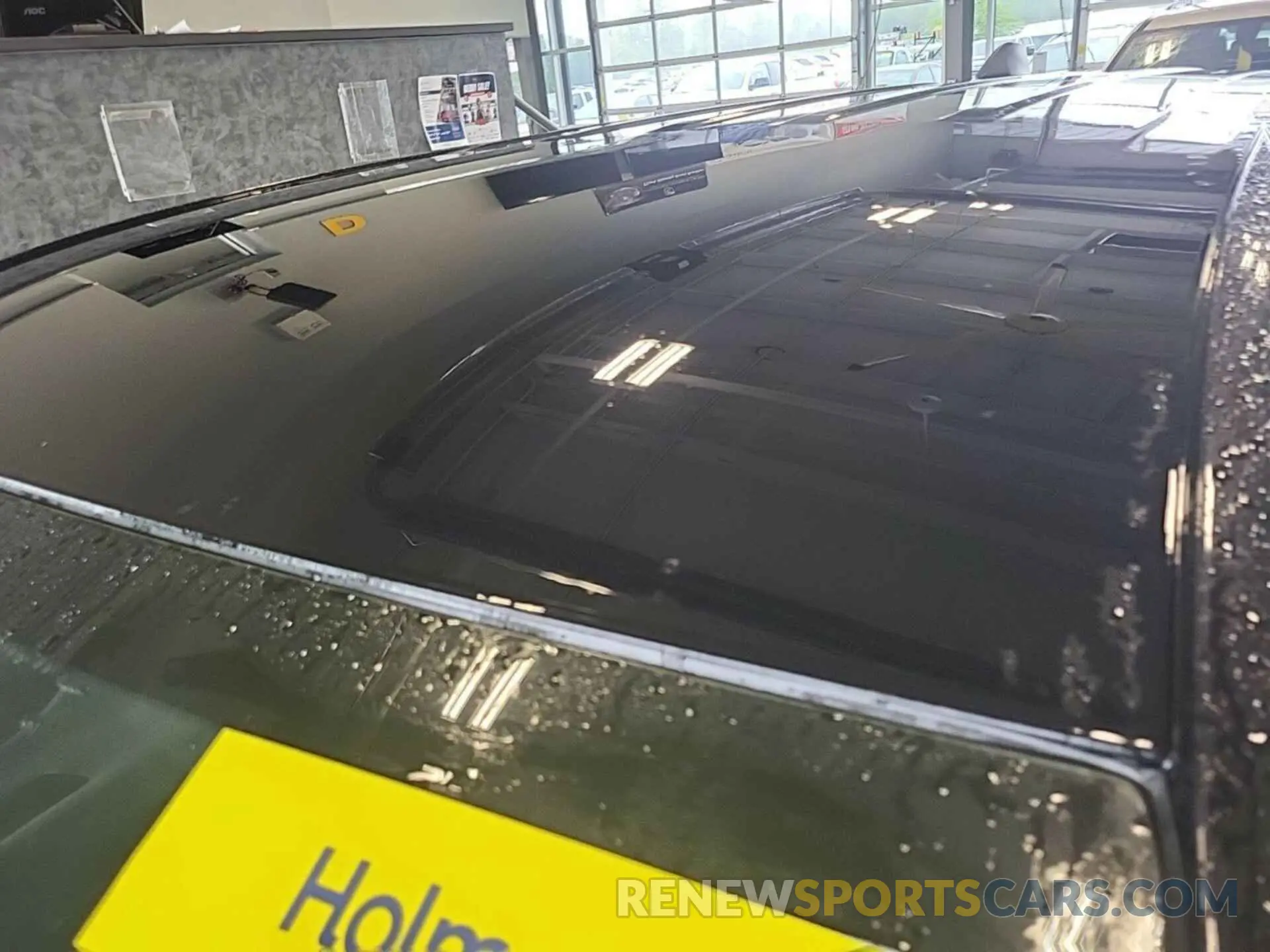 24 Photograph of a damaged car 2GNAXJEV4M6158453 CHEVROLET EQUINOX 2021