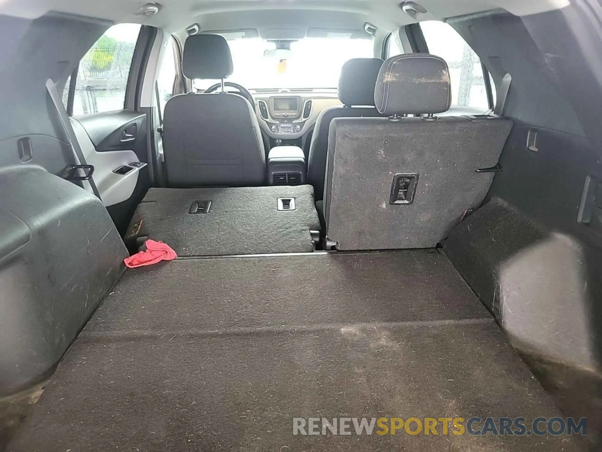 4 Photograph of a damaged car 2GNAXJEV4M6158453 CHEVROLET EQUINOX 2021
