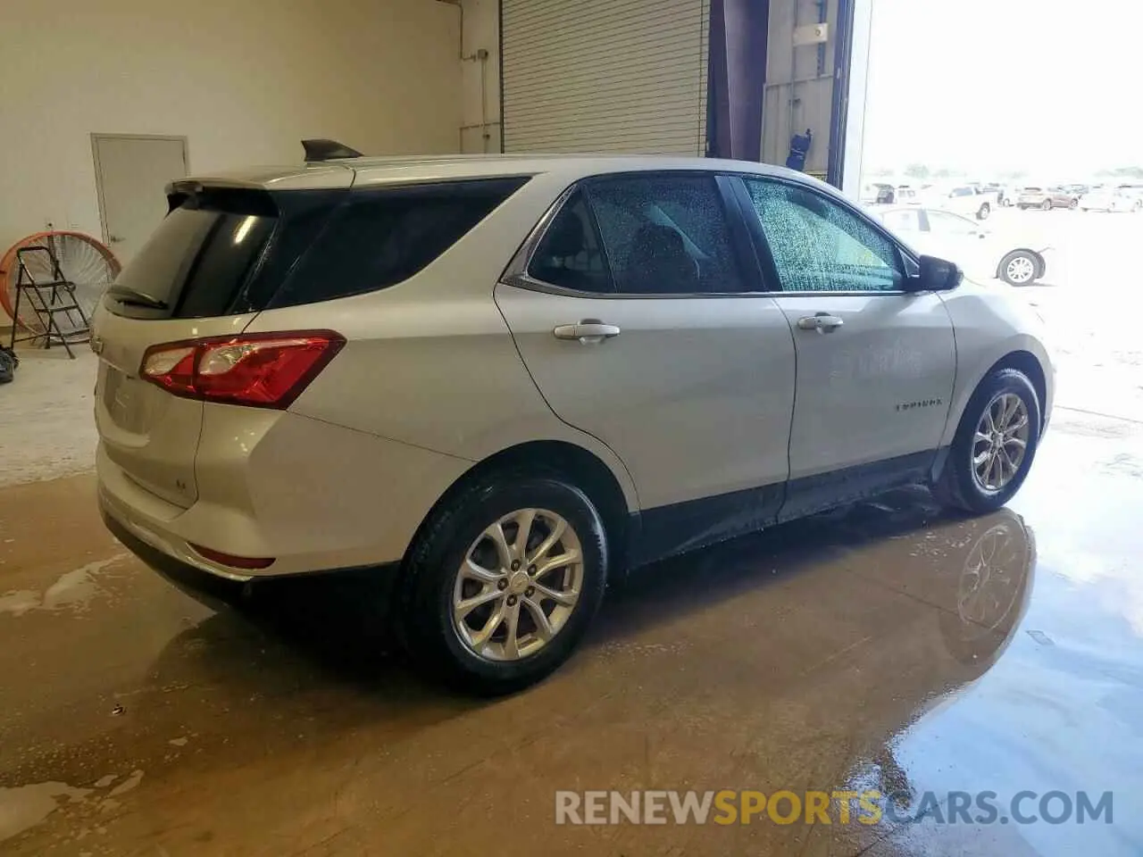 3 Photograph of a damaged car 2GNAXJEV4M6162017 CHEVROLET EQUINOX 2021