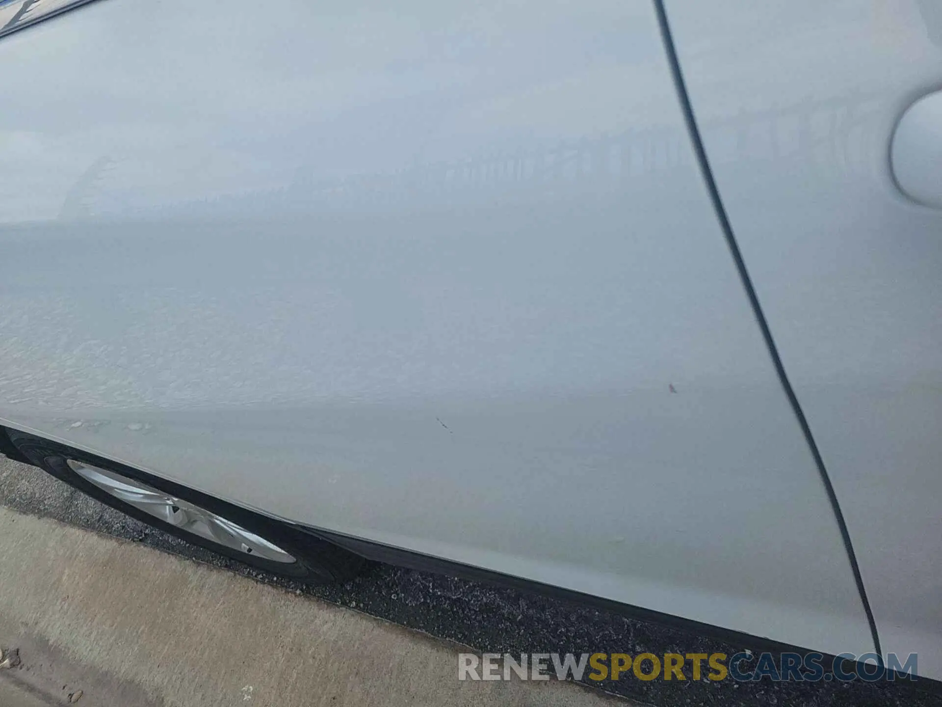 18 Photograph of a damaged car 2GNAXJEV5M6159059 CHEVROLET EQUINOX 2021