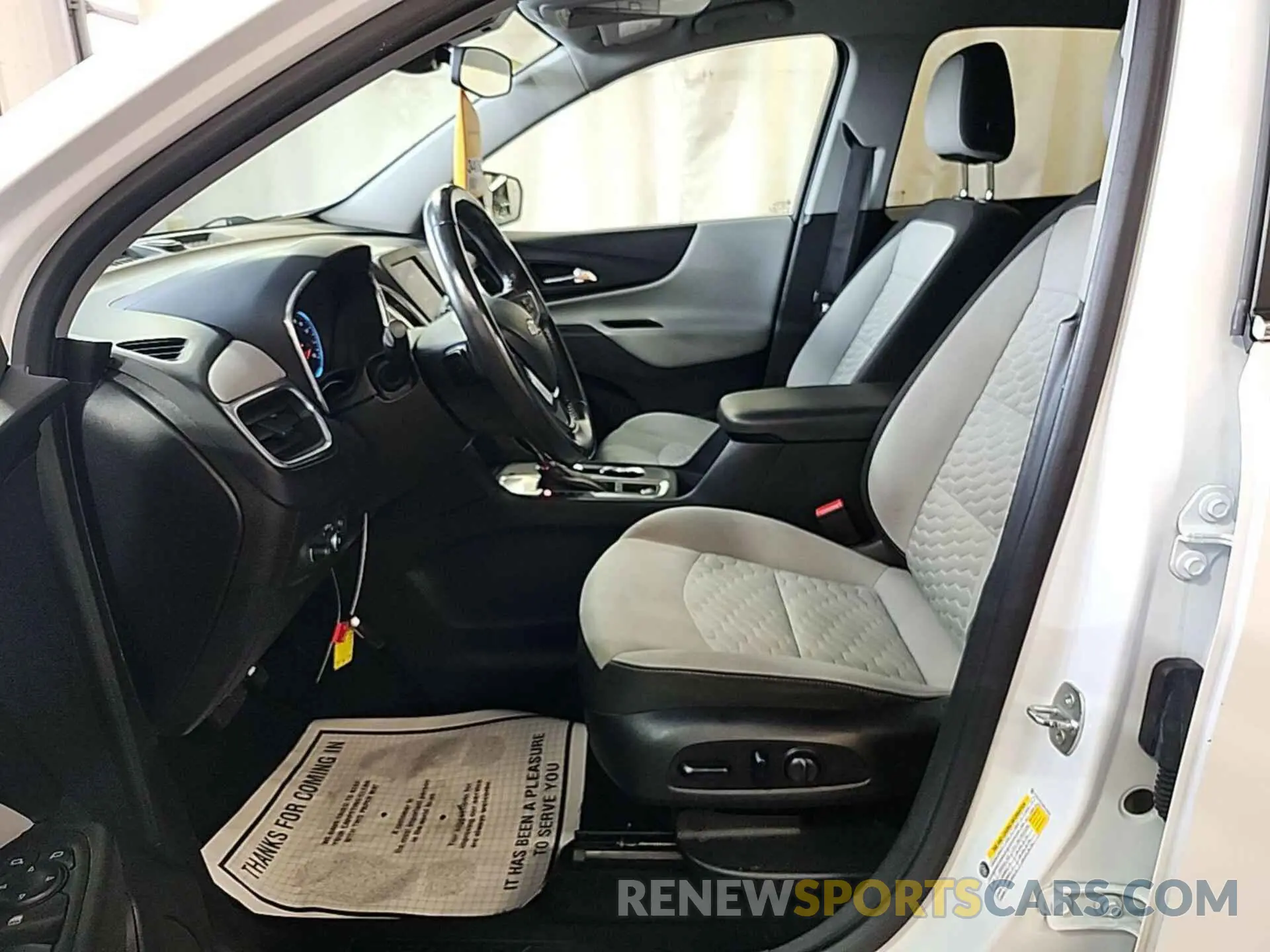 22 Photograph of a damaged car 2GNAXJEV5M6159059 CHEVROLET EQUINOX 2021